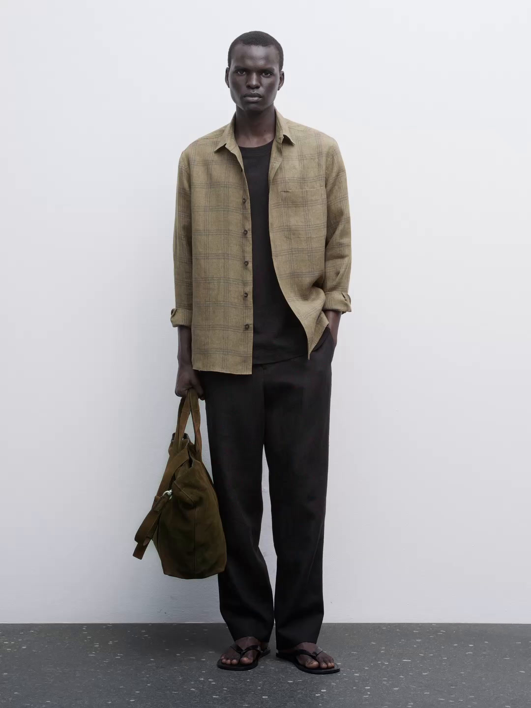 قميص كتان بقصة عادية ومربعات