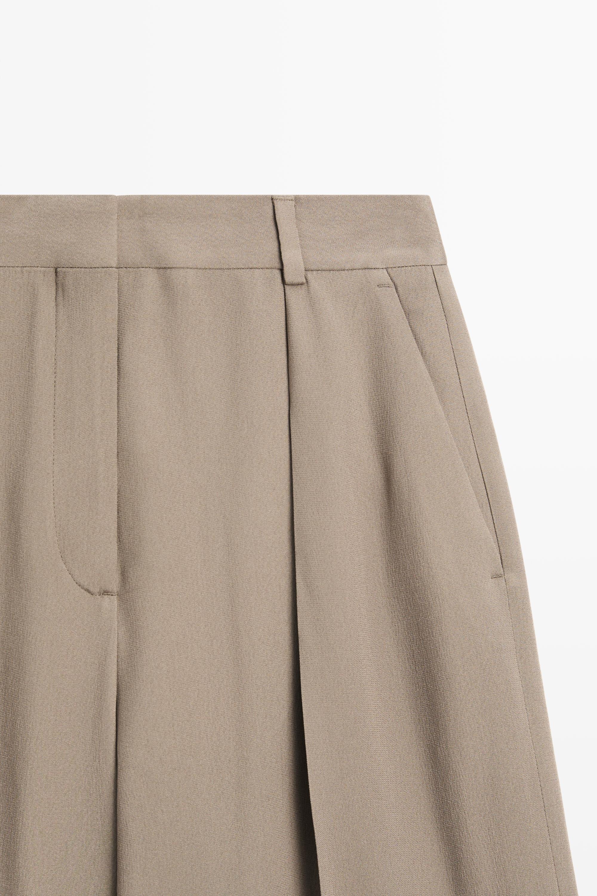 Long darted Bermuda shorts - STUDIO — STONE