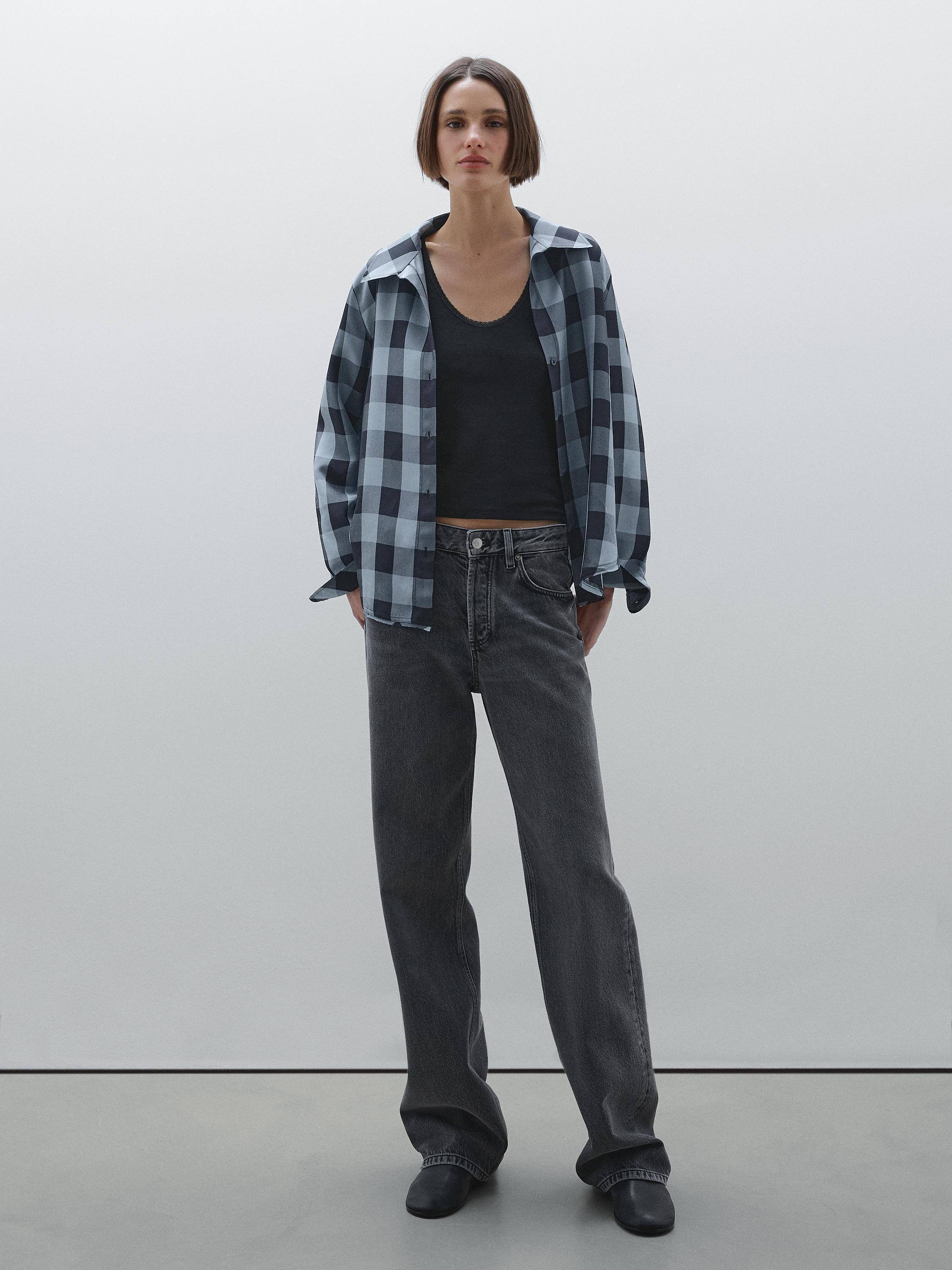 Mid-waist wide-leg jeans