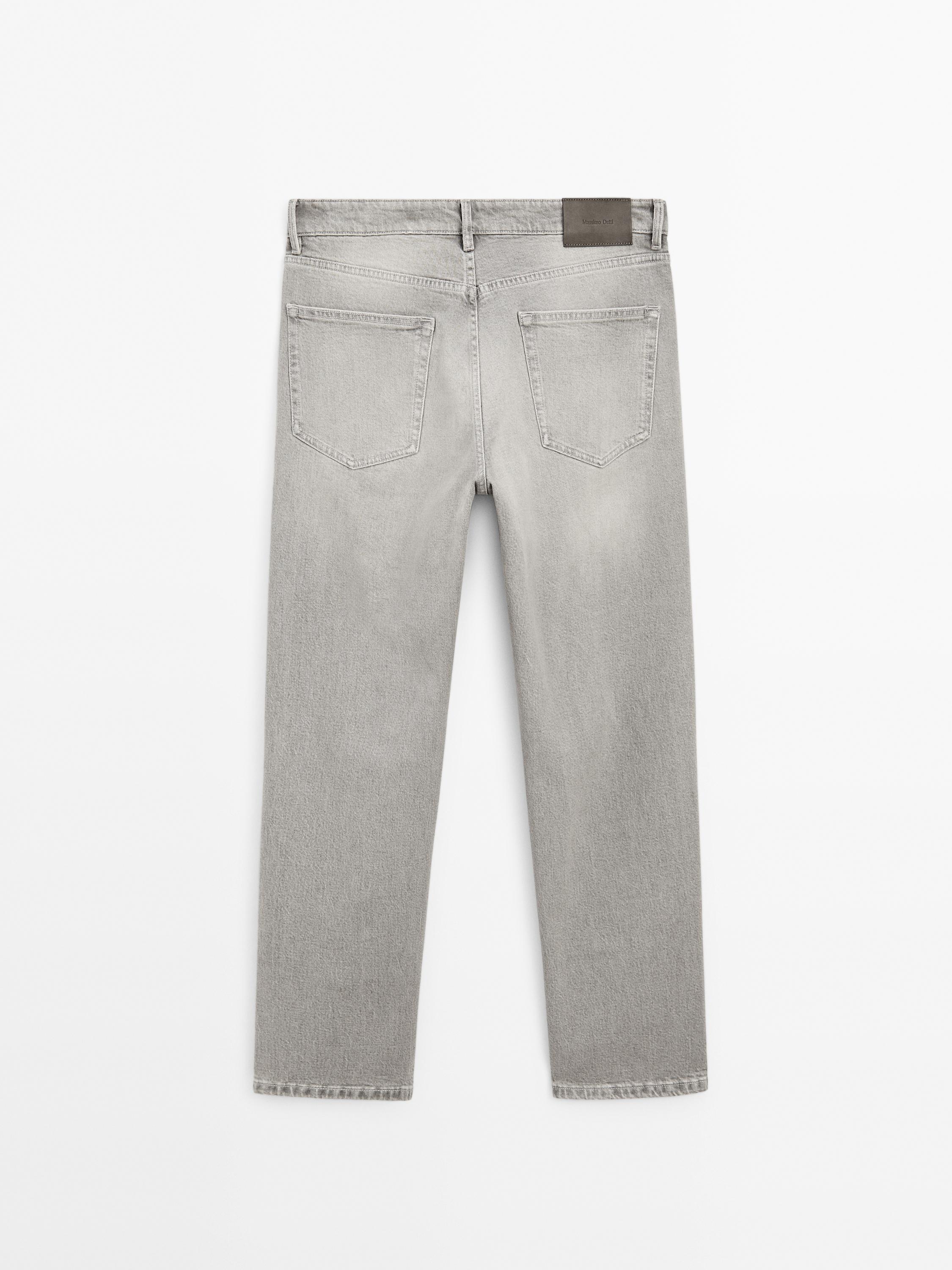 Tapered fit jeans