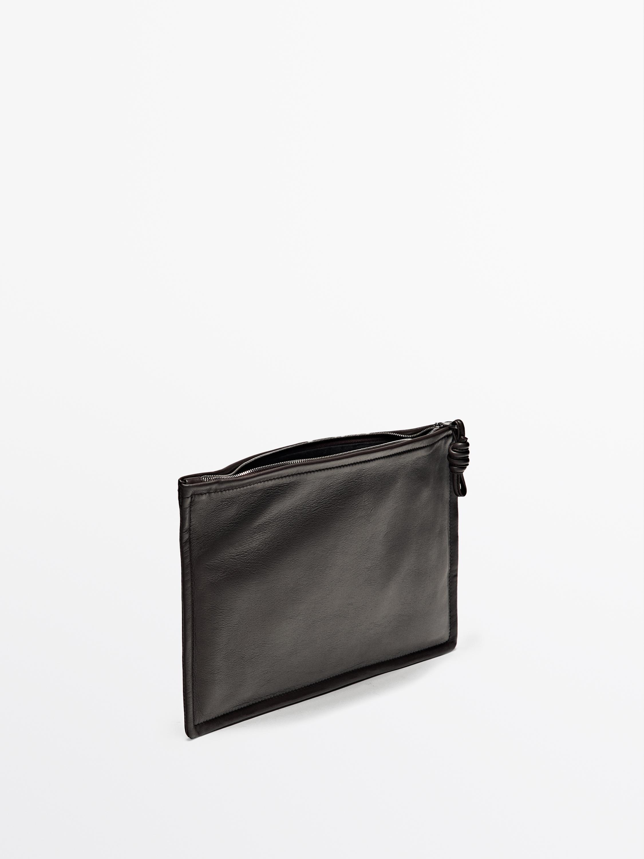 Bolso pequeño pouch nudo piel napa