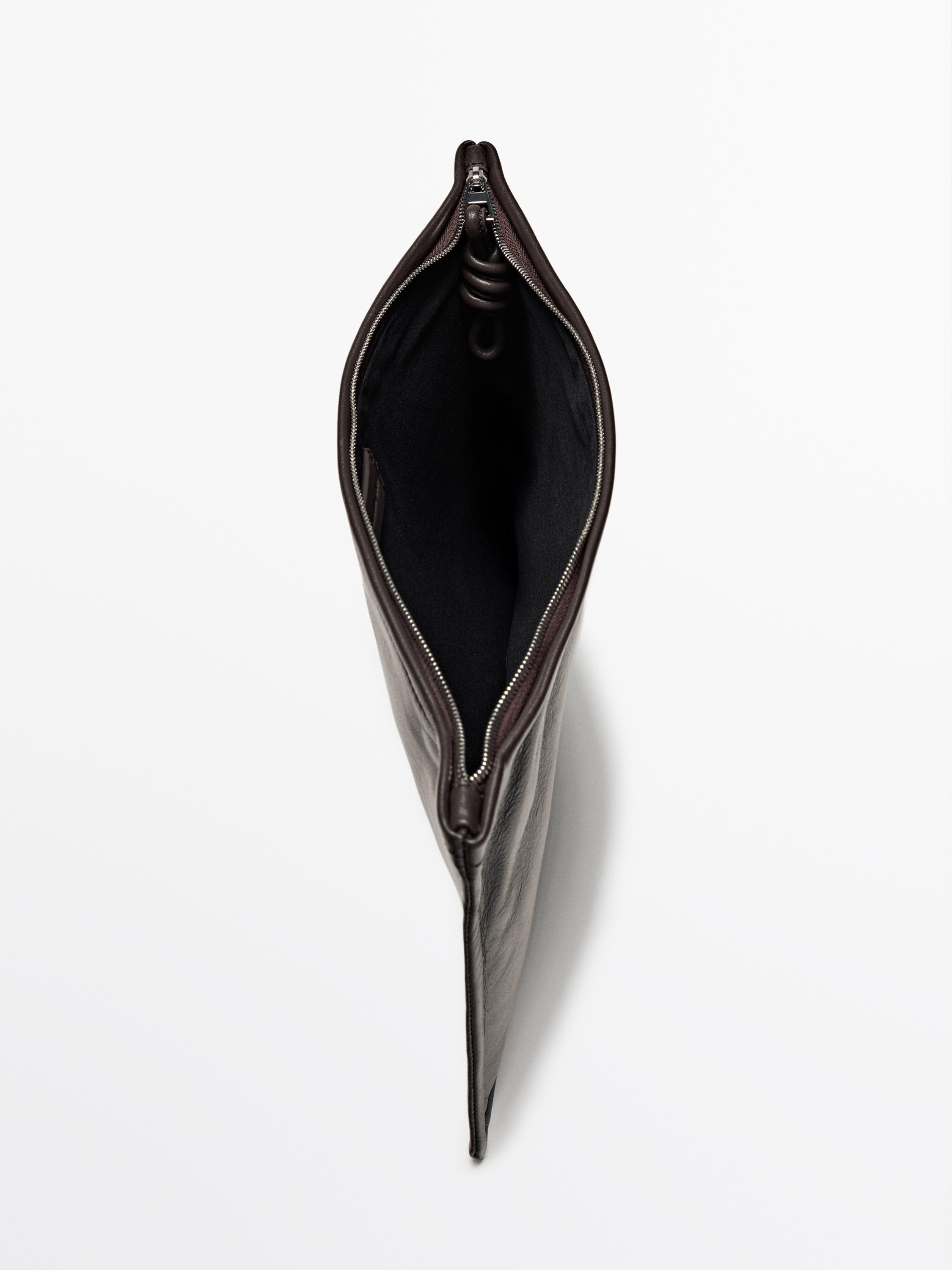 Bolso pequeño pouch nudo piel napa