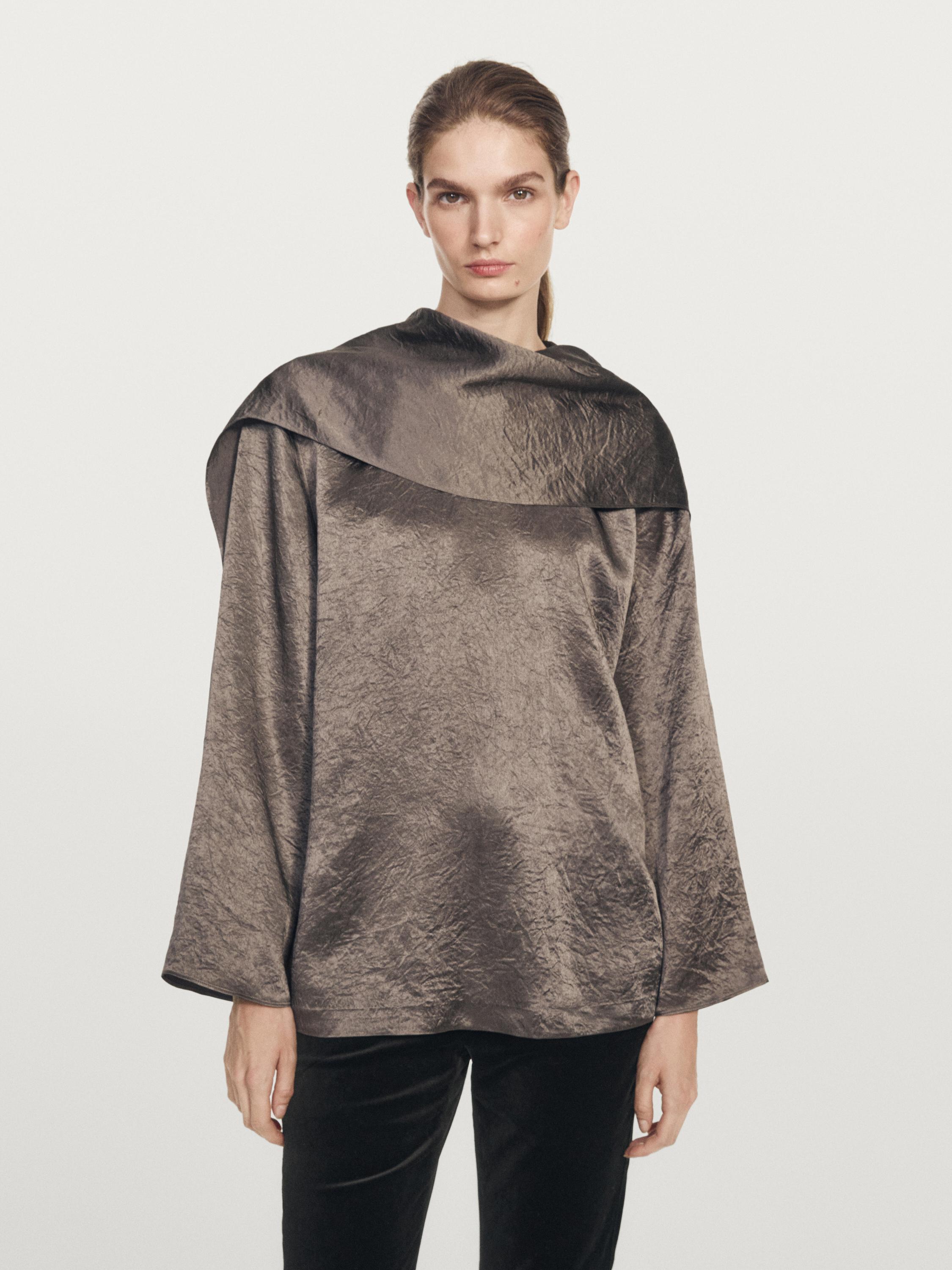 Camicetta morbida satinata con fiocco