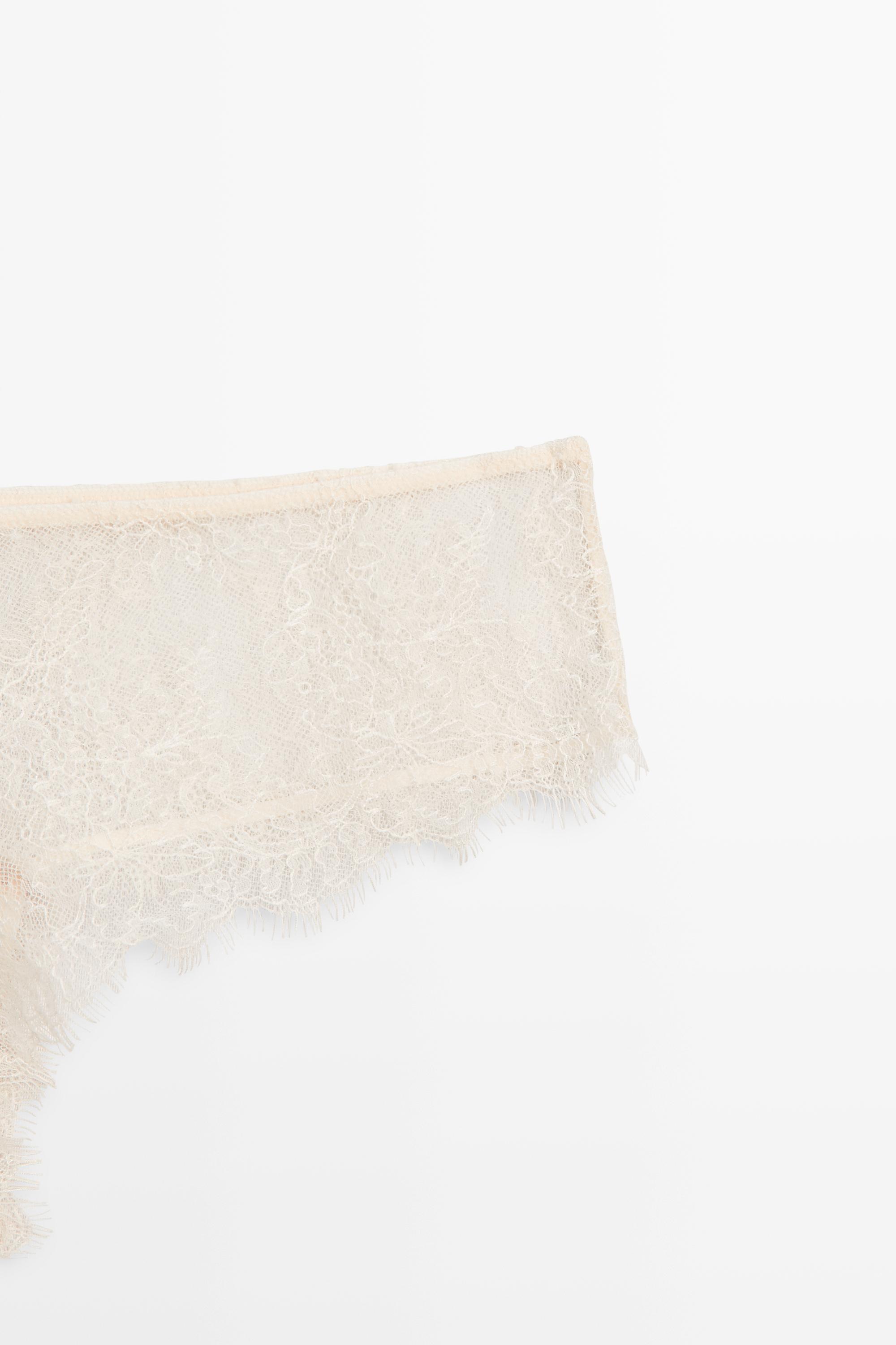 Scalloped lace culotte briefs — CREAM