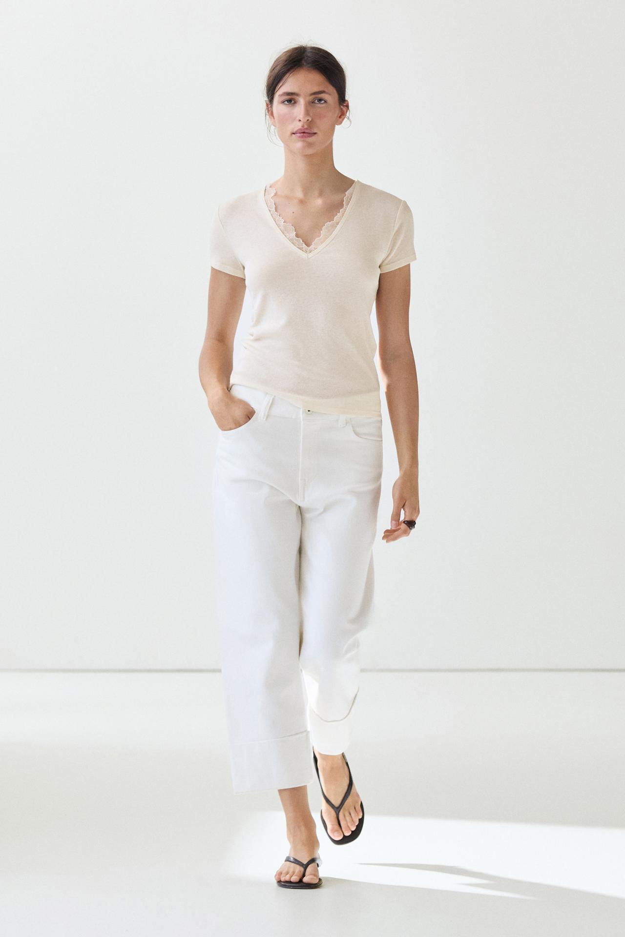 Lace-detail V-neck T-shirt — CREAM