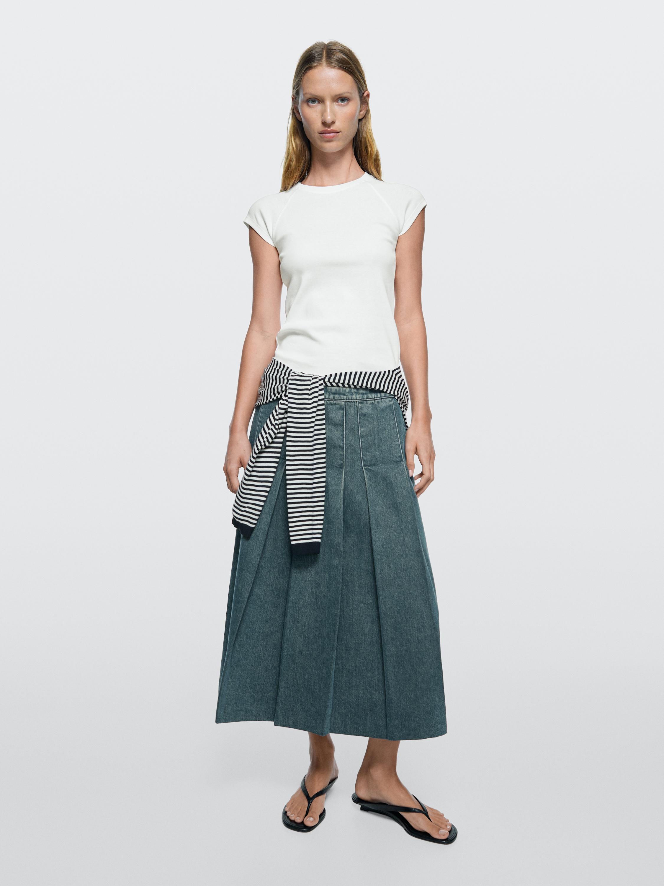 Midi skirt with box pleats