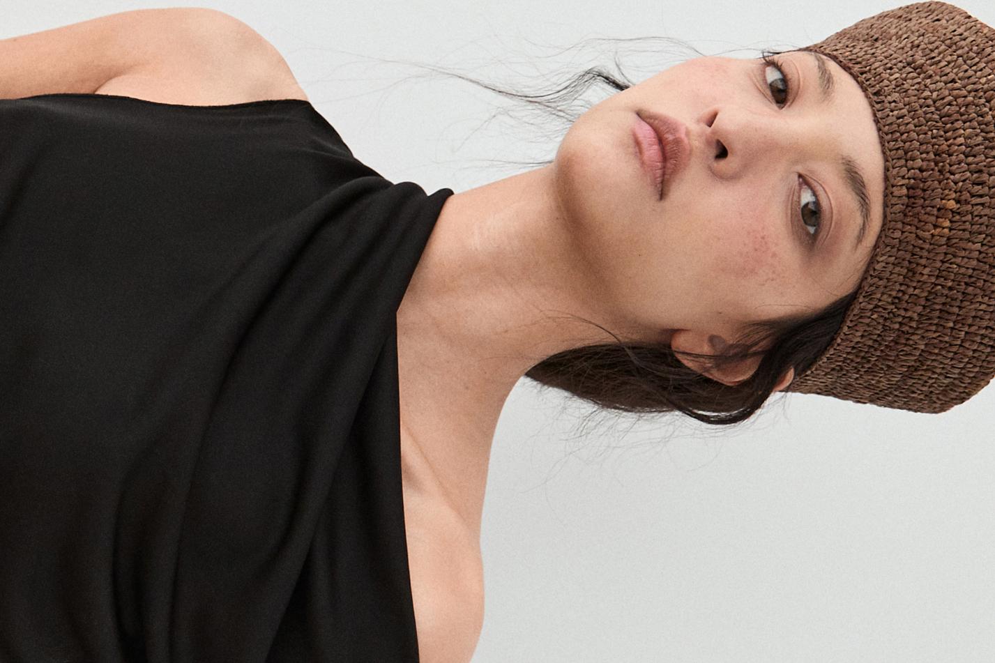 Flowing top with knot detail — BLACK