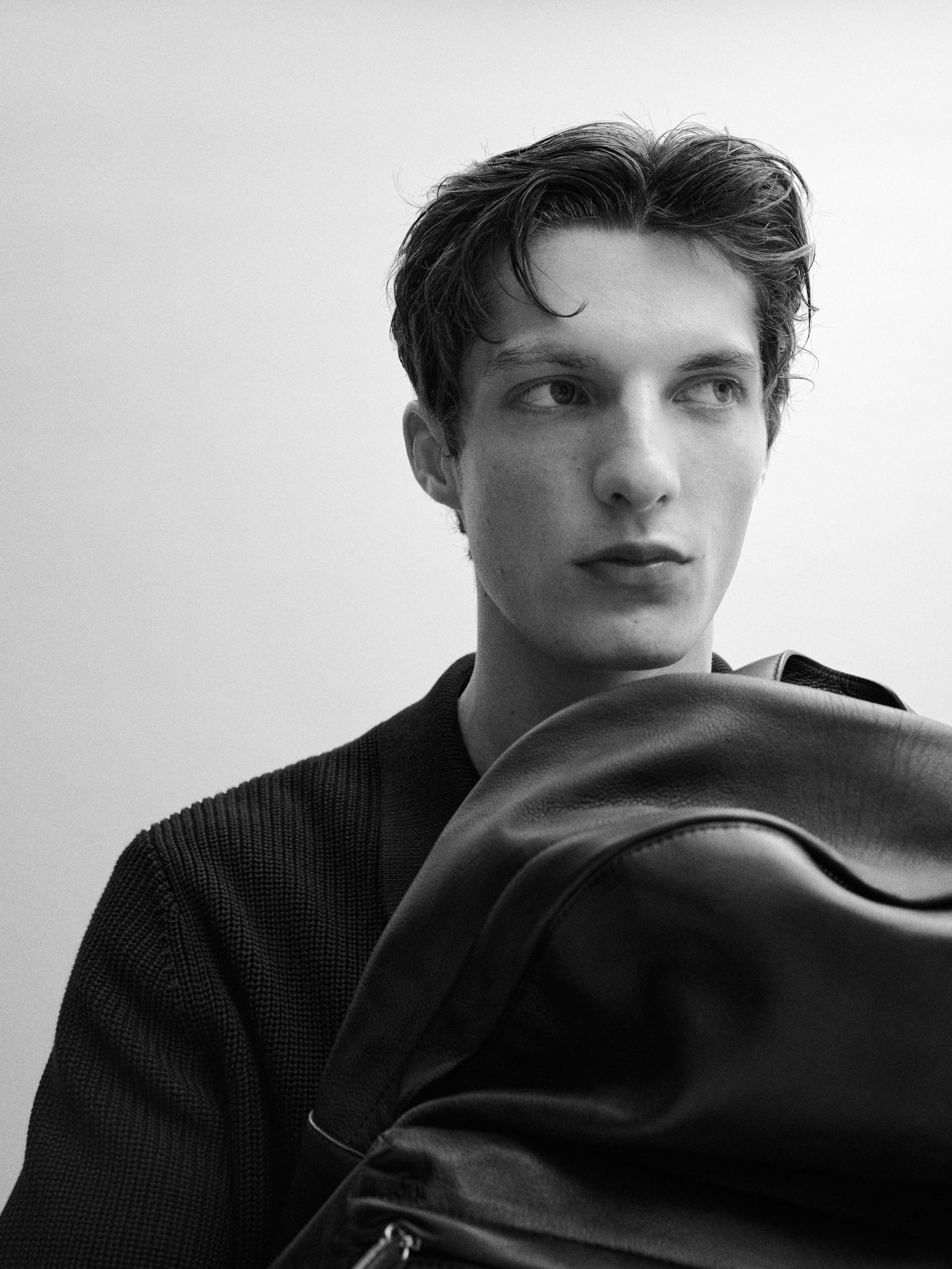 حقيبة ظهر من جلد النابا بسحاب