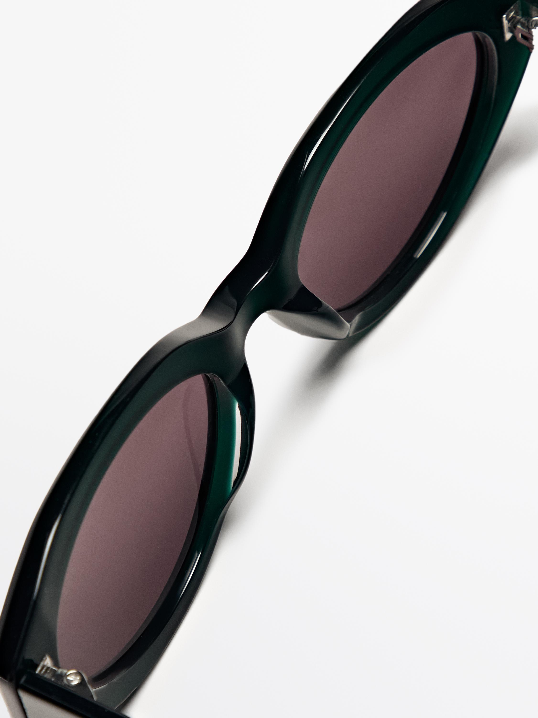 Oval sunglasses