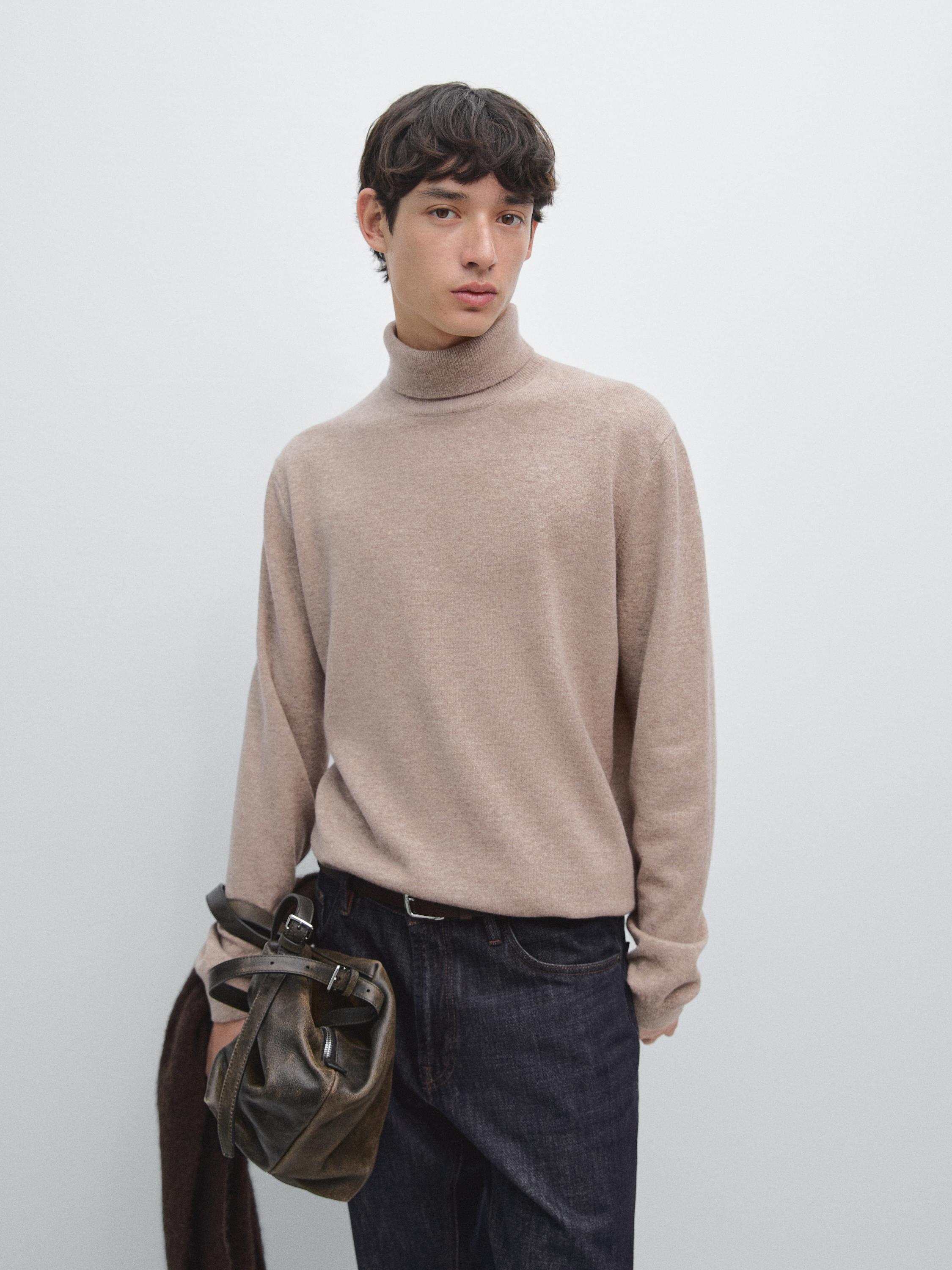 Yung aralash matodan baland yoqali trikotaj sviter