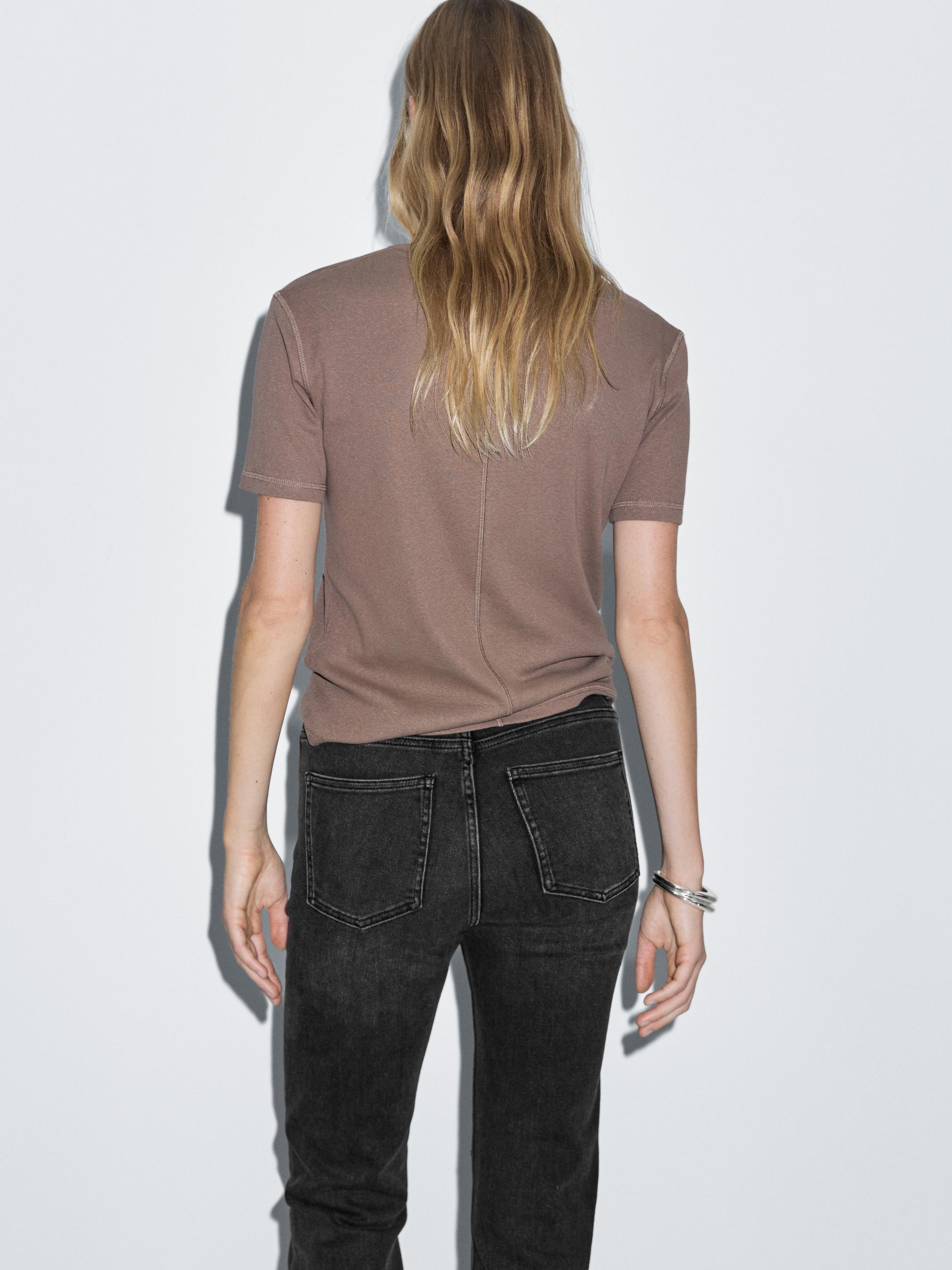 Mid-waist straight-leg skinny jeans