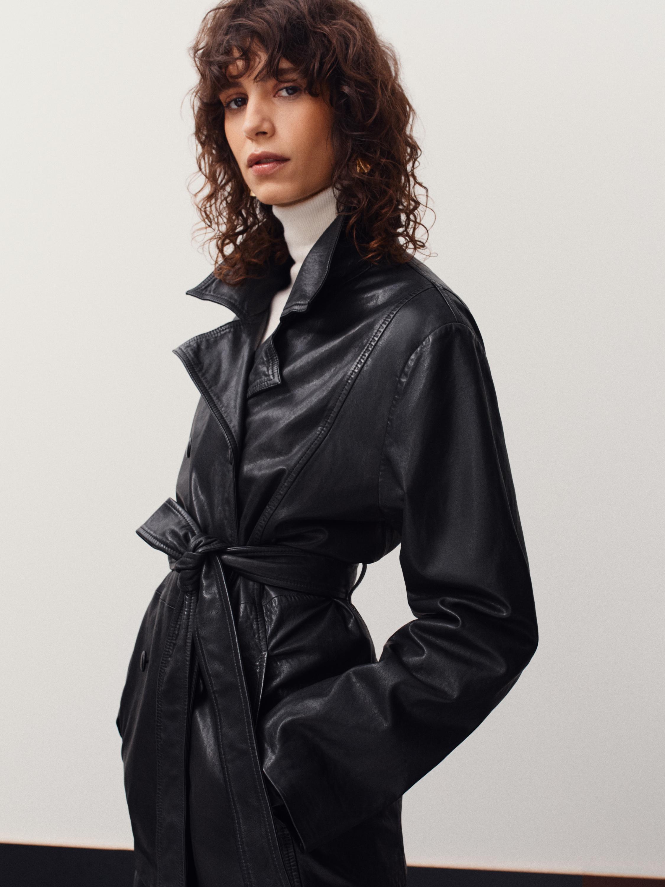 Chaqueta detalle cinturón piel napa