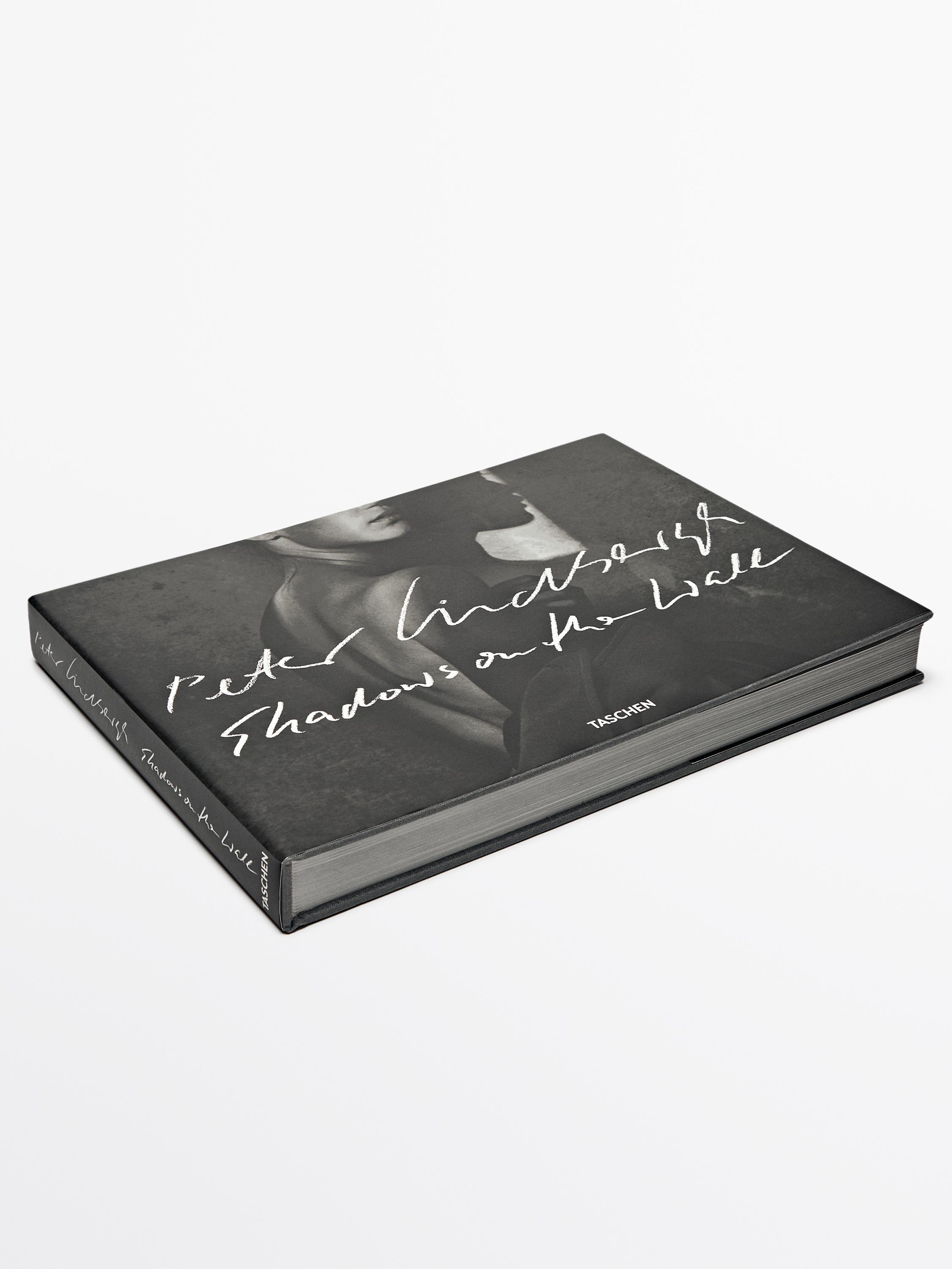 Peter Lindbergh: Shadows on the Wall book · White | Massimo Dutti