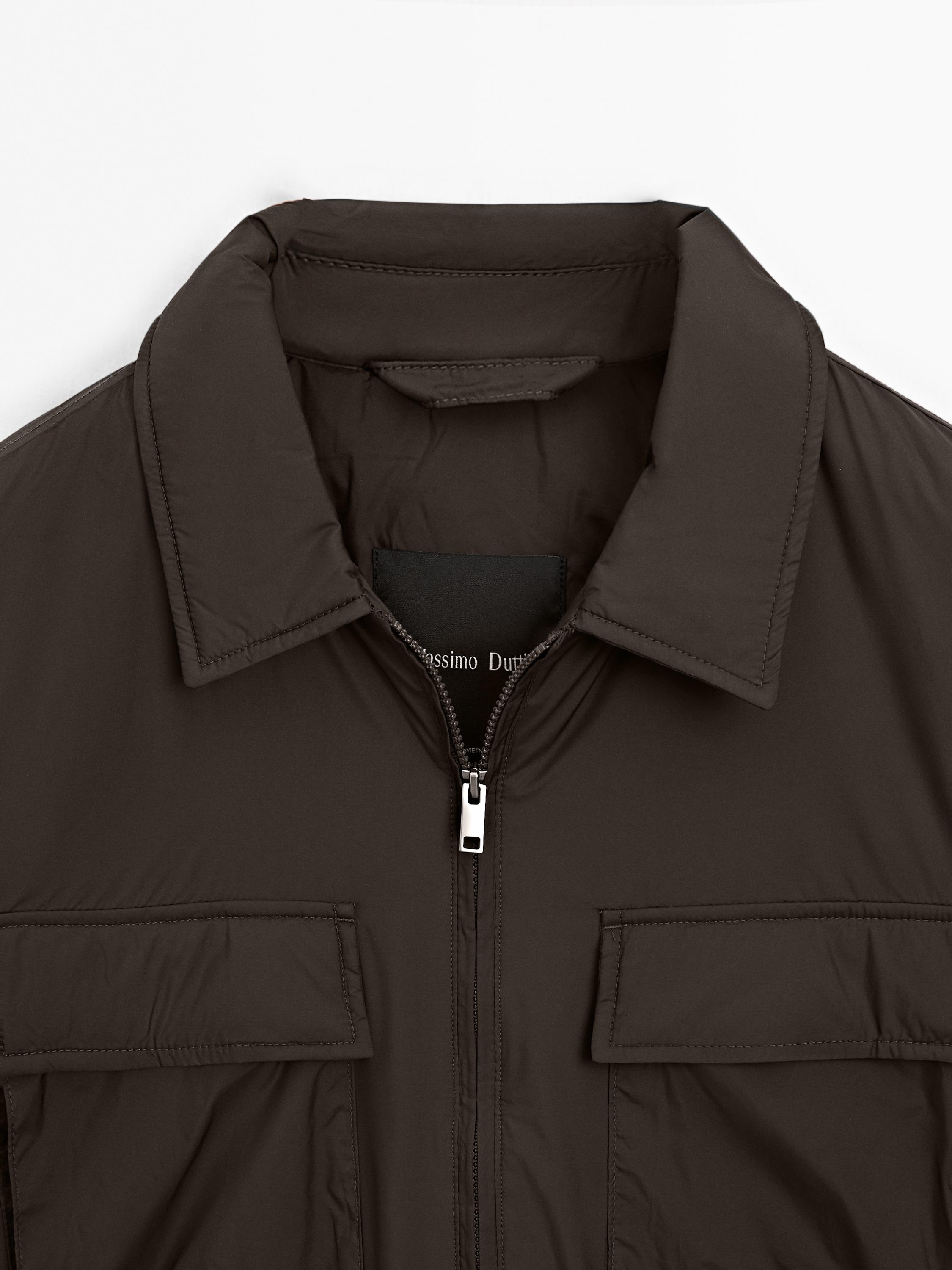 Lightweight water-repellent jacket