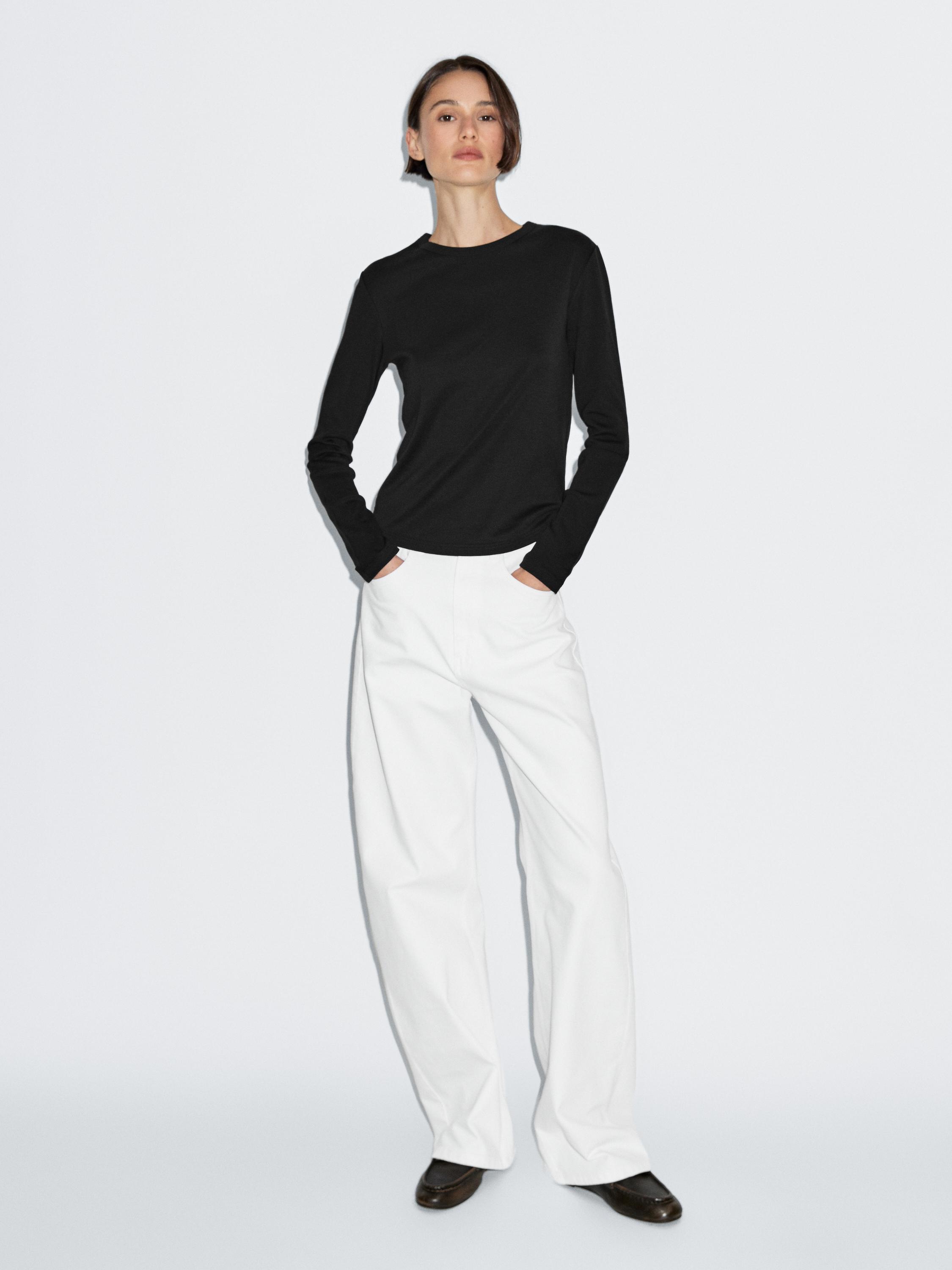 Long sleeve T-shirt with rounded hem
