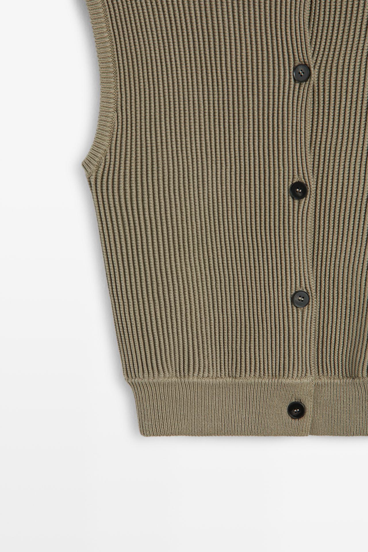 100% cotton high-neck knit vest — KHAKI