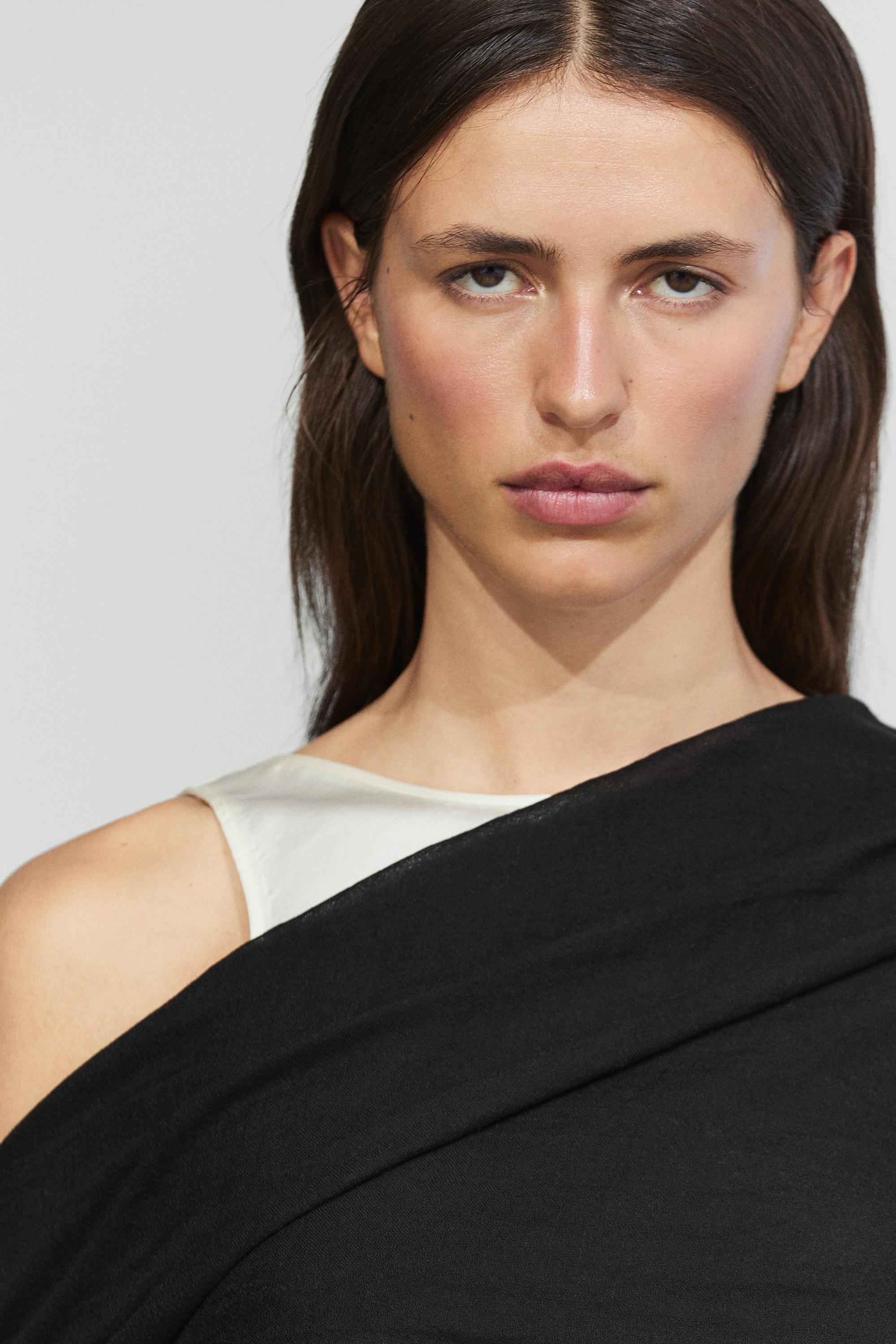 Lightweight 100% wool scarf — BLACK