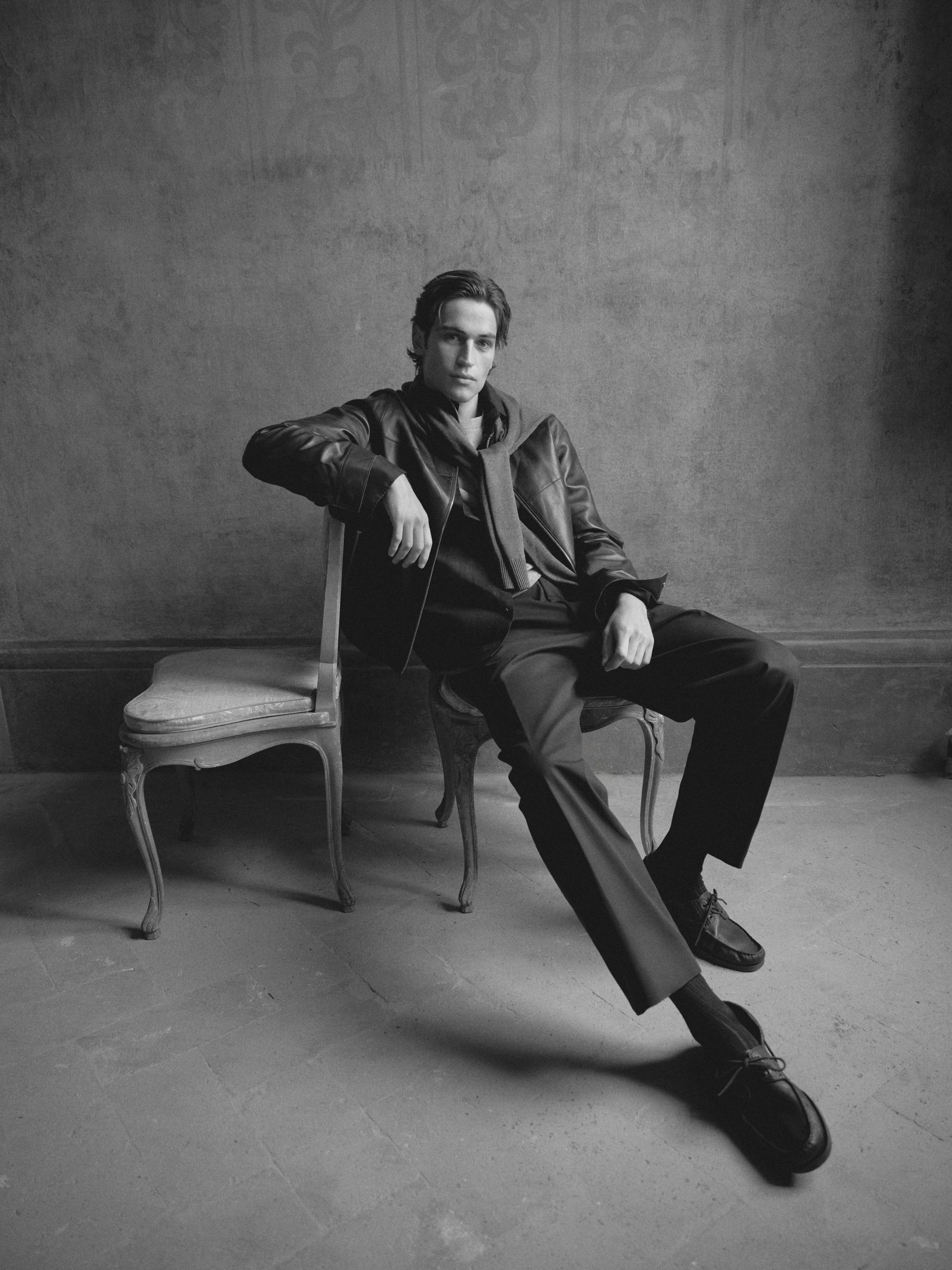 بنطلون بقصة باريل محبوك