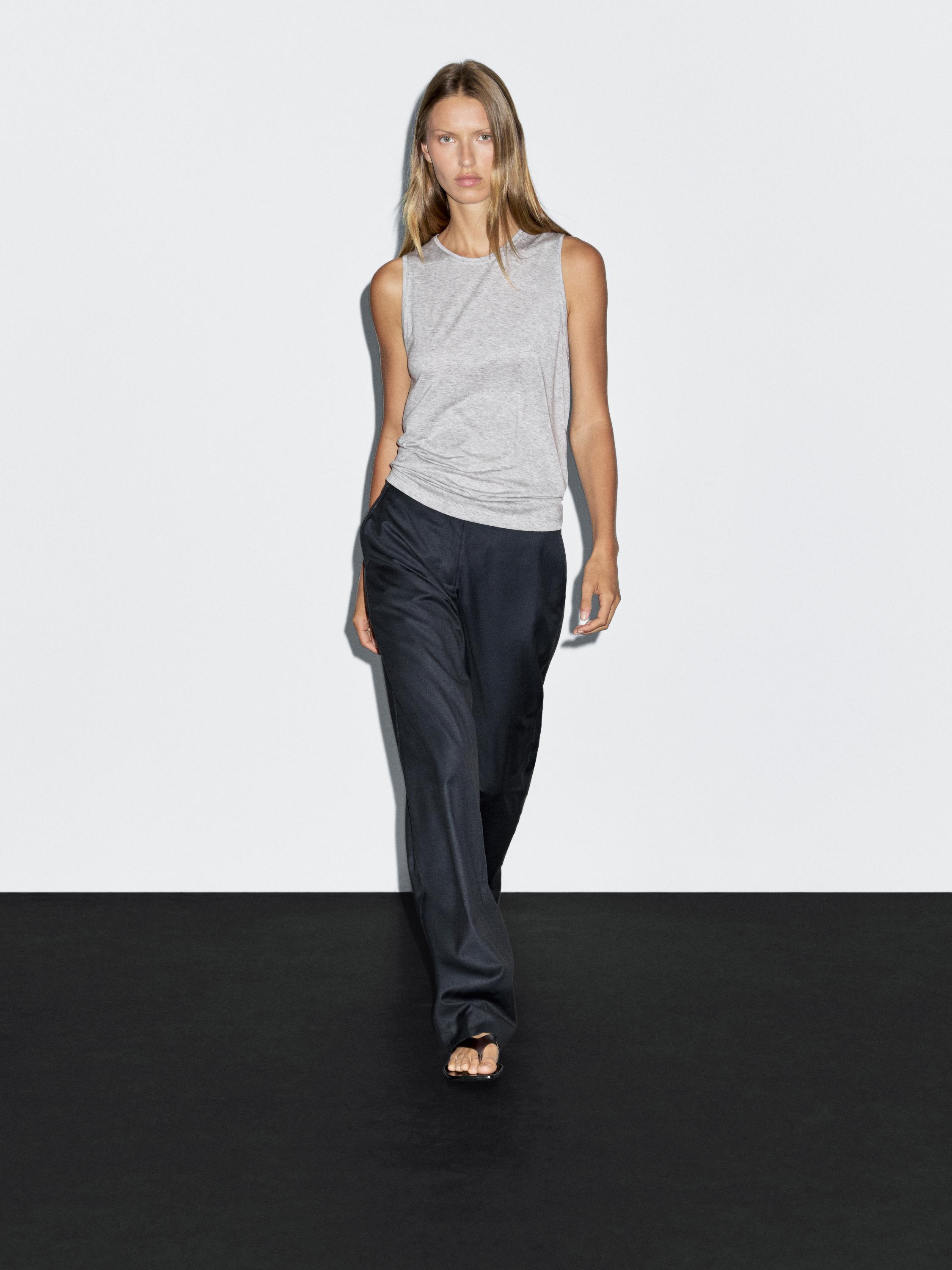 Majica bez rukava s okruglim ovratnikom