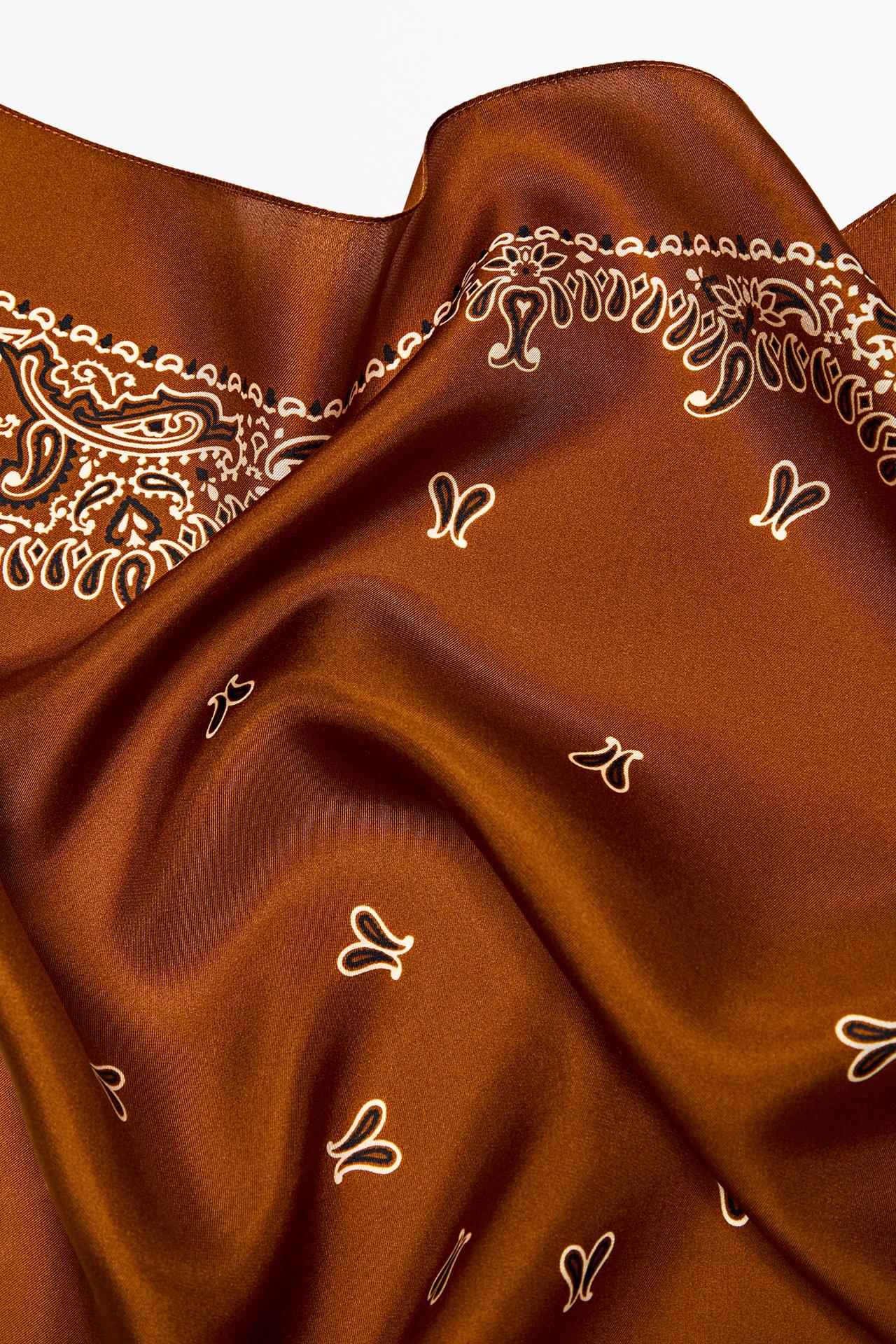 Paisley print scarf — Caramel