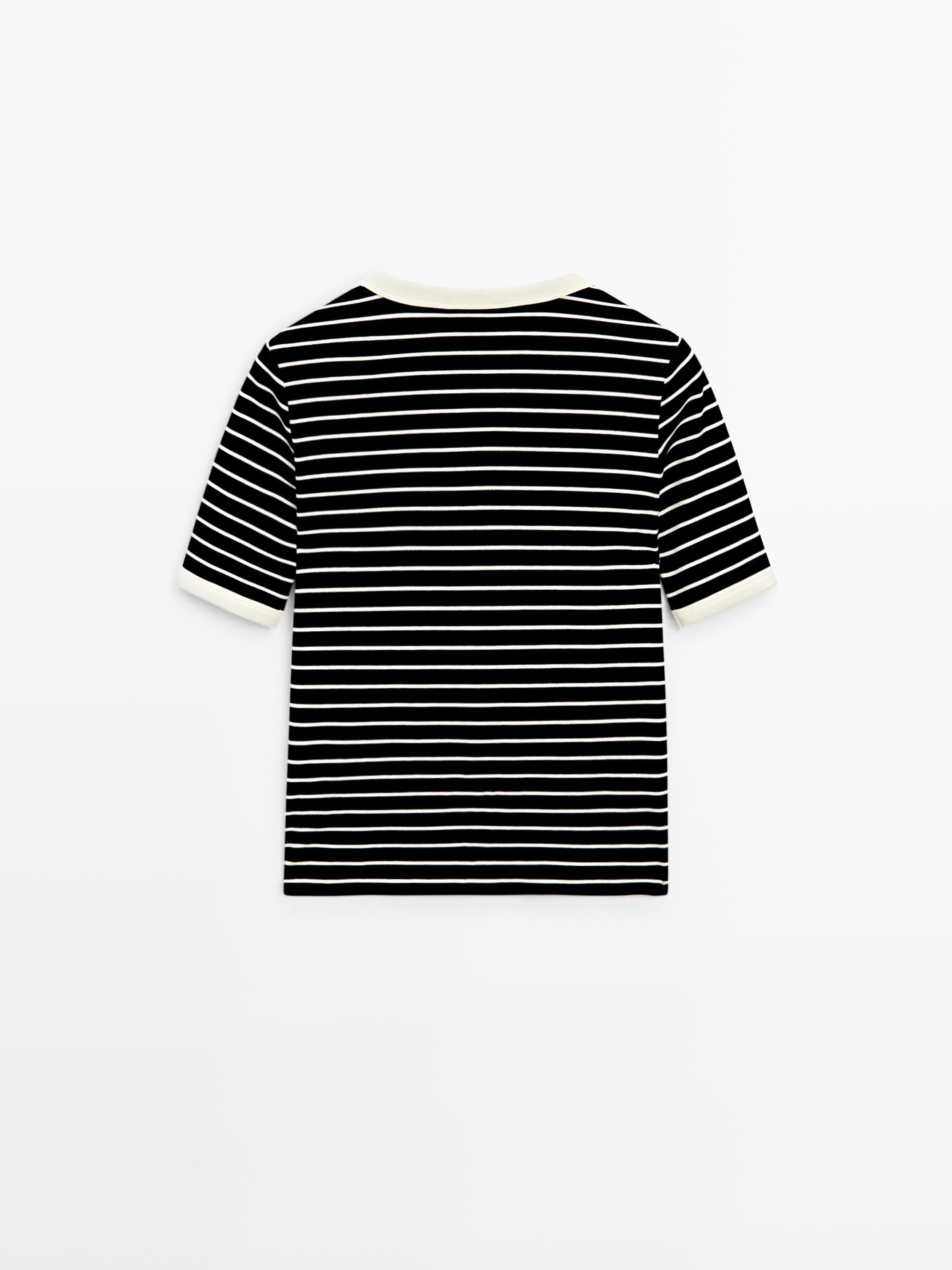 Short sleeve T-shirt with contrast stripes — BLACK