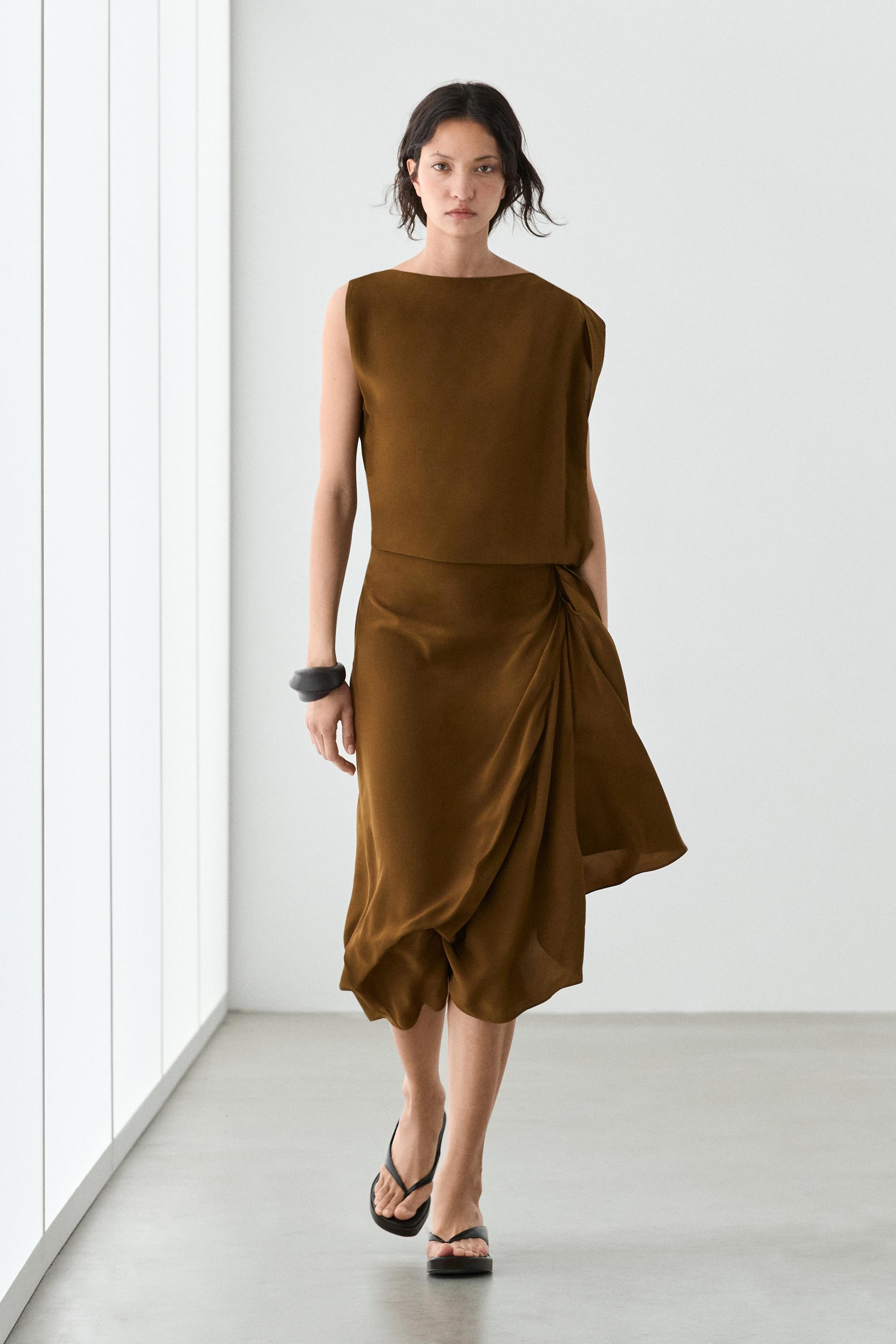 Vestito midi fluido con drappeggio