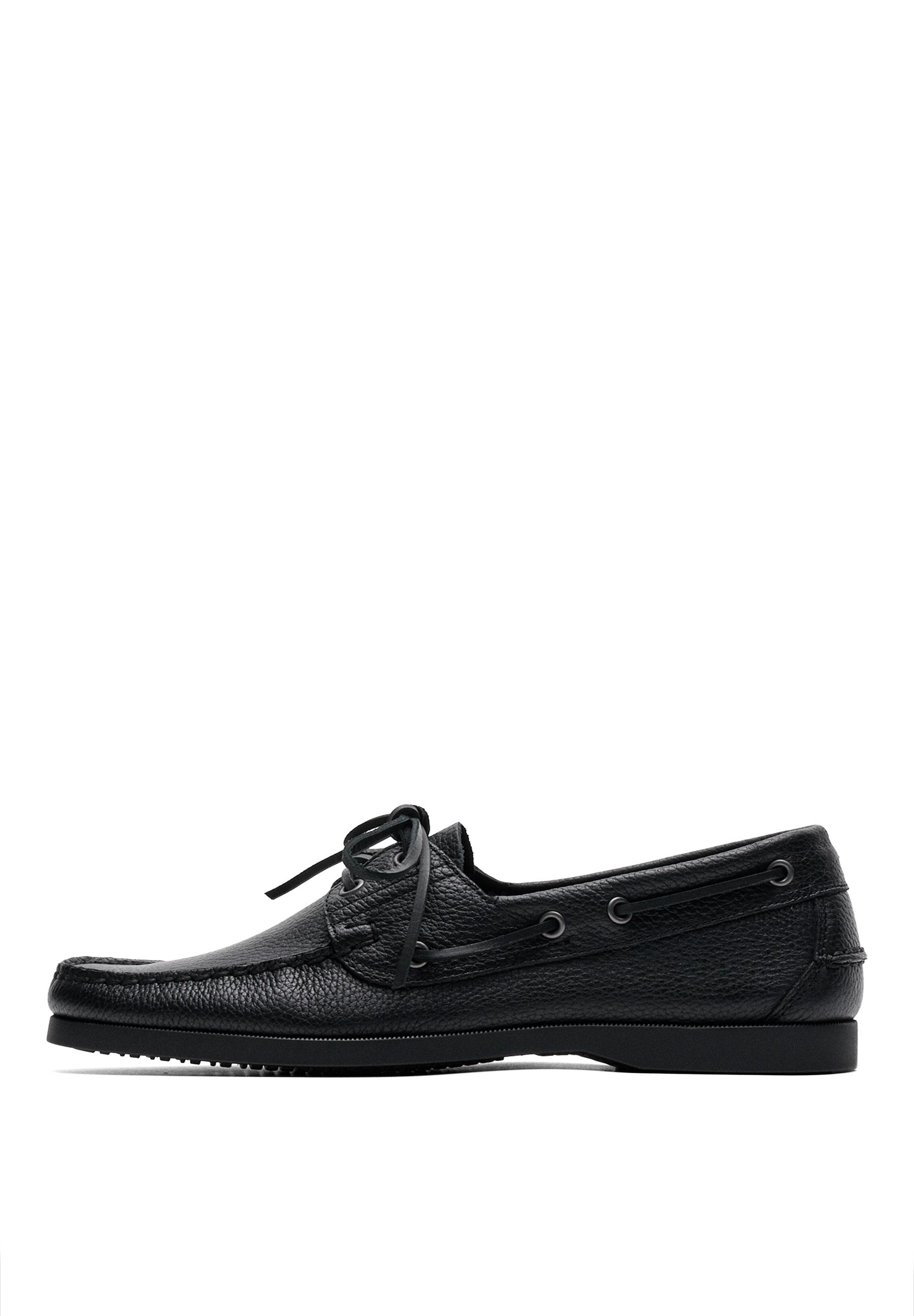 Leather boat shoe — BLACK