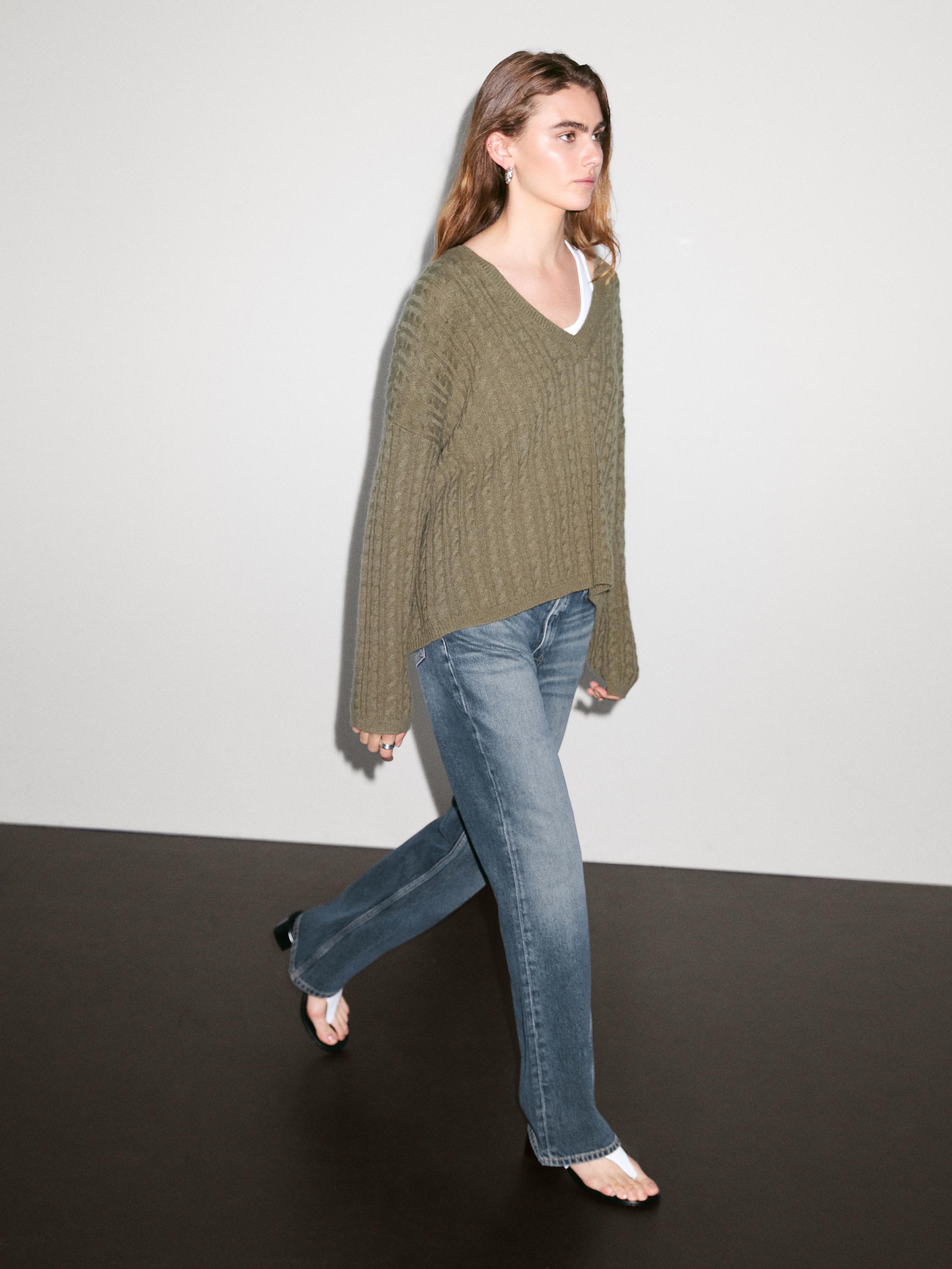 100% cashmere oversize knit sweater