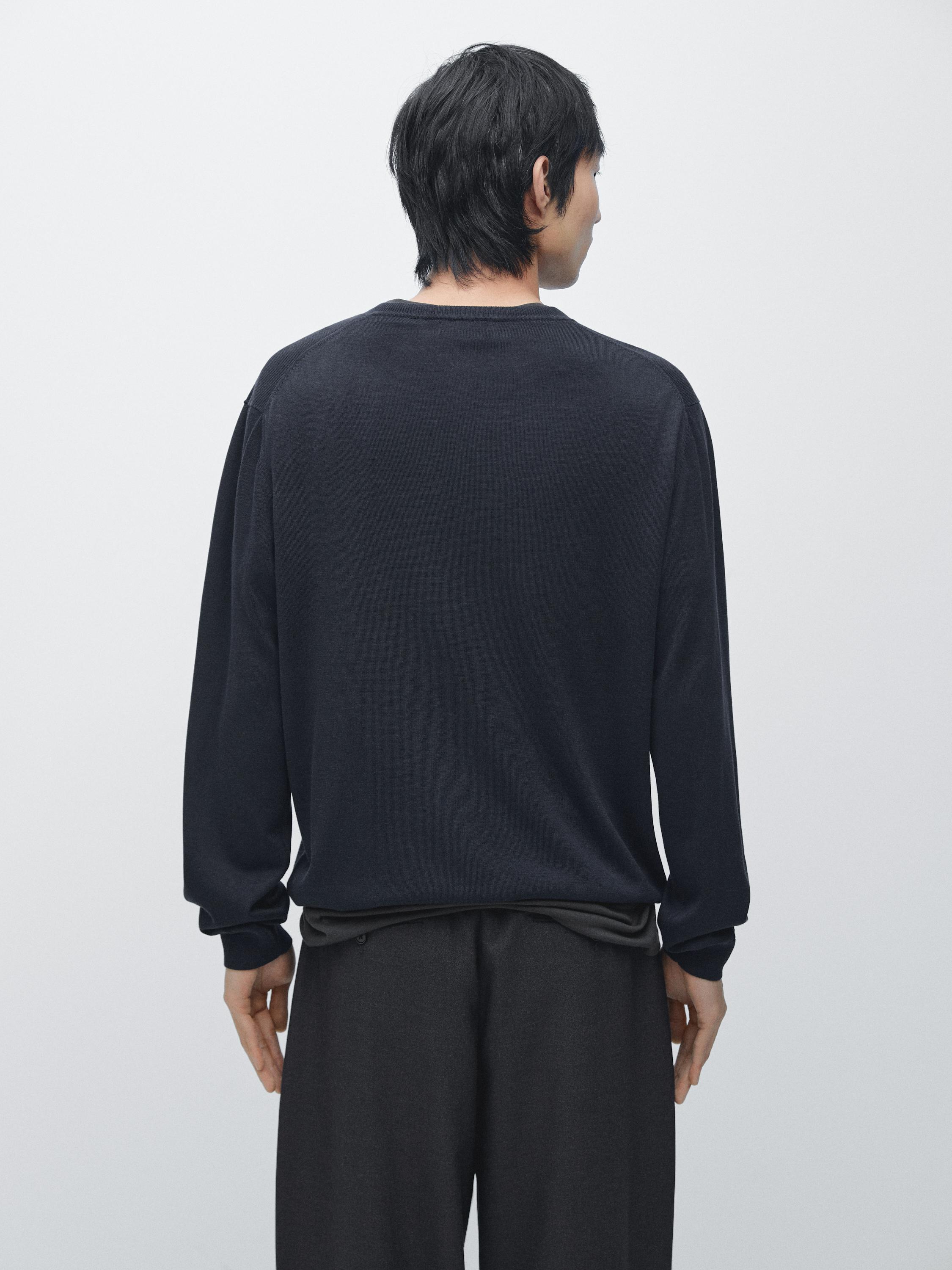 Cotton blend V-neck knit sweater — NAVY BLUE