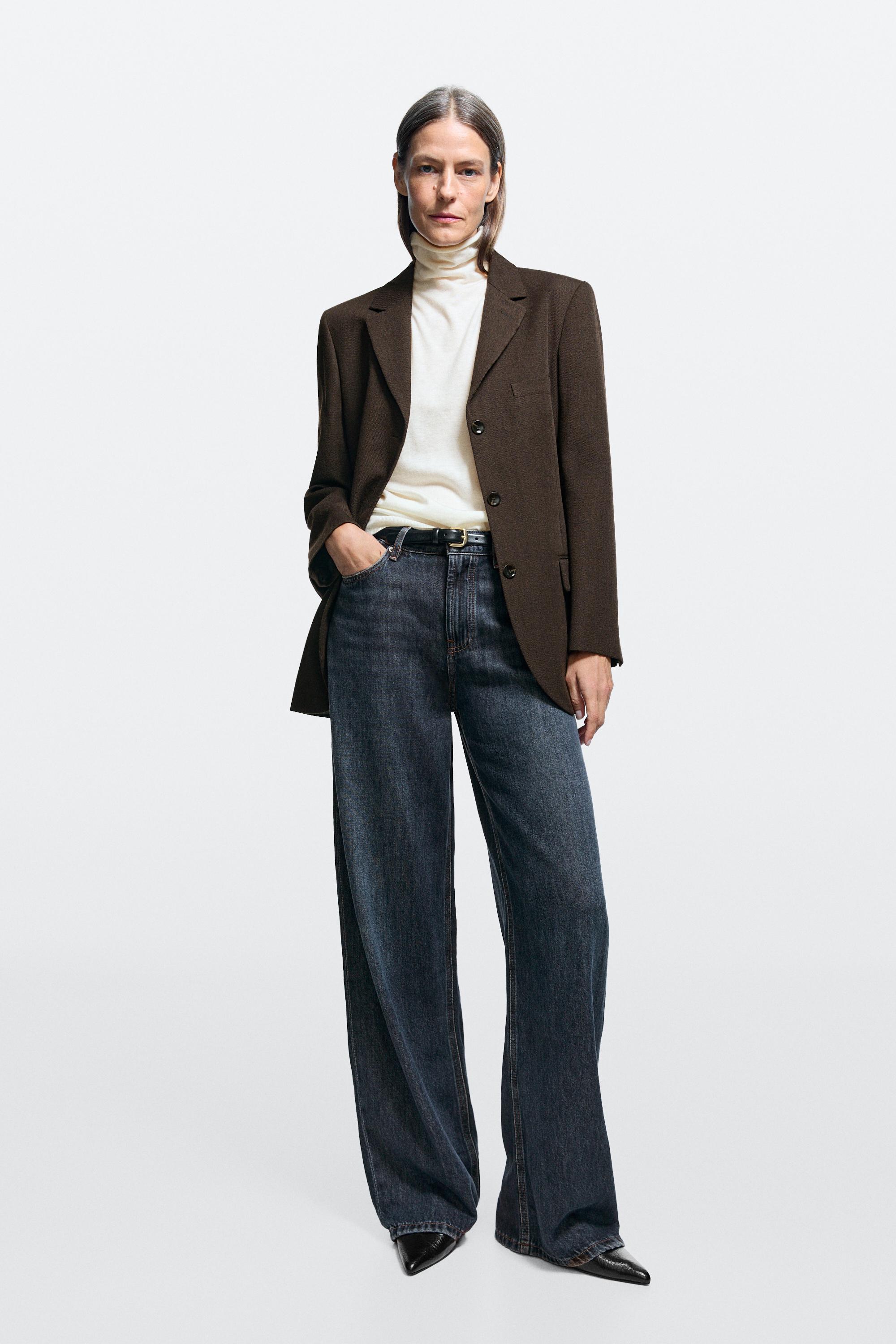 Relaxed fit high-waist barrel fit jeans