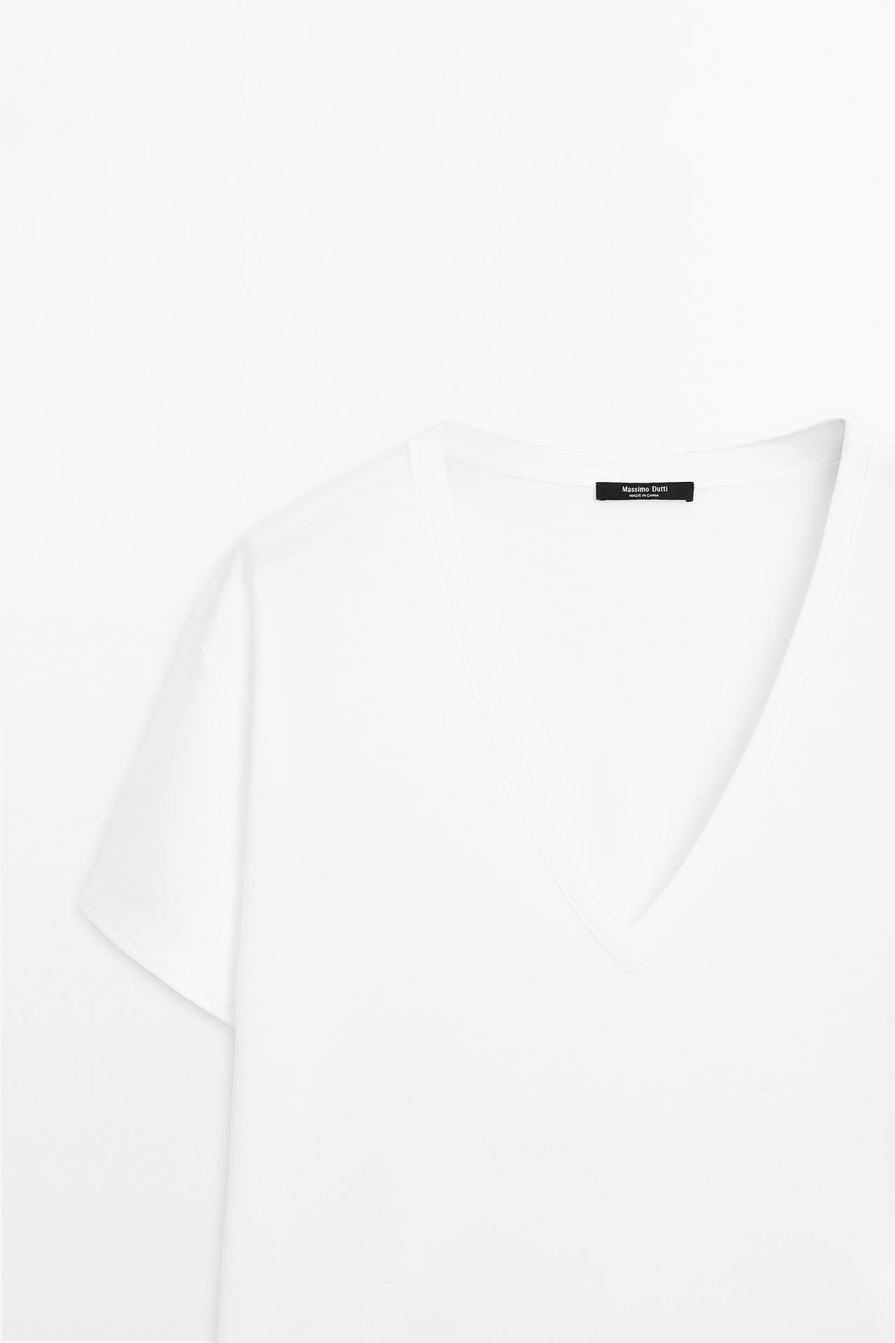 Flowing V-neck T-shirt — WHITE