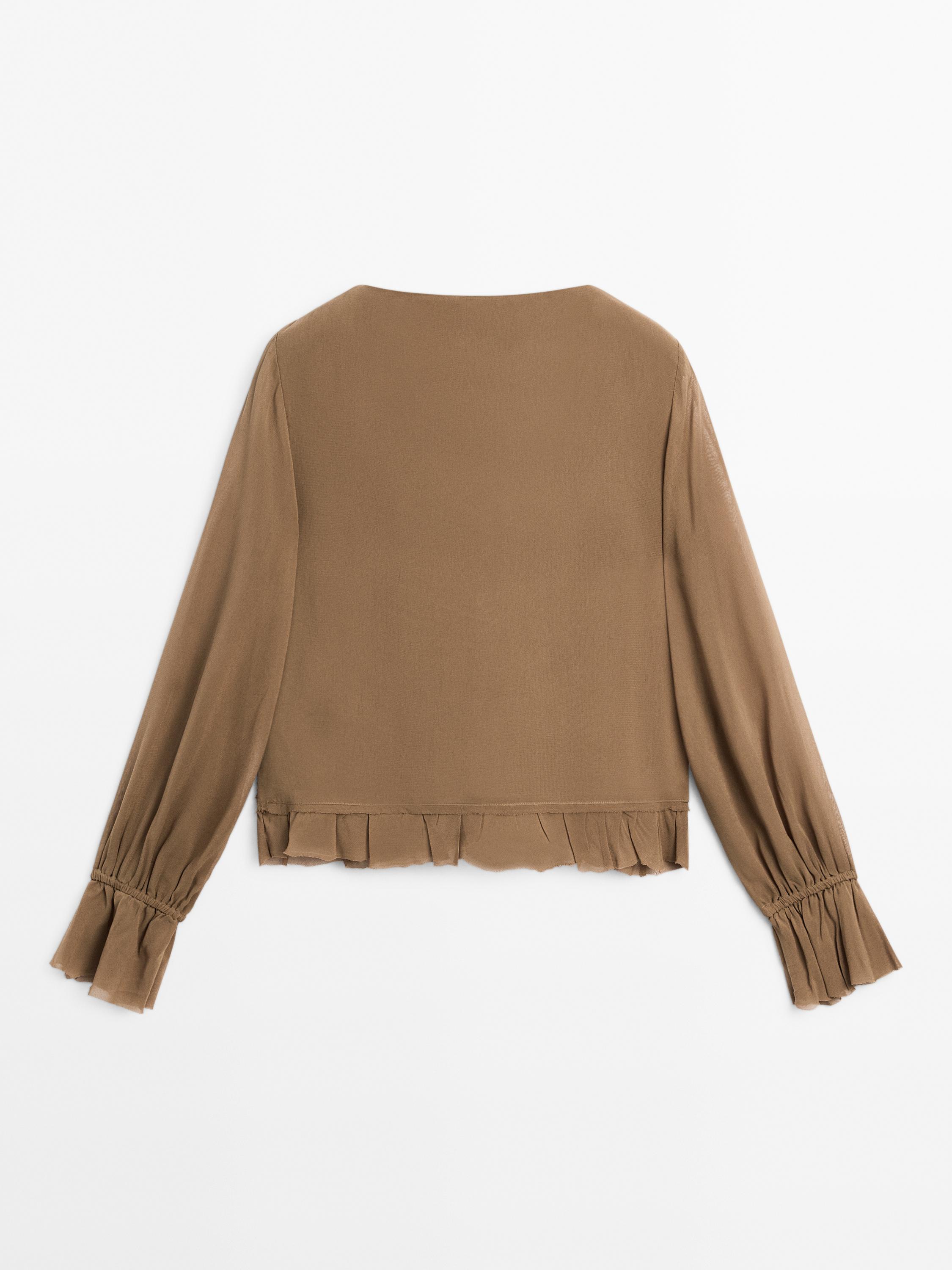 Textured shirt with ruffles
