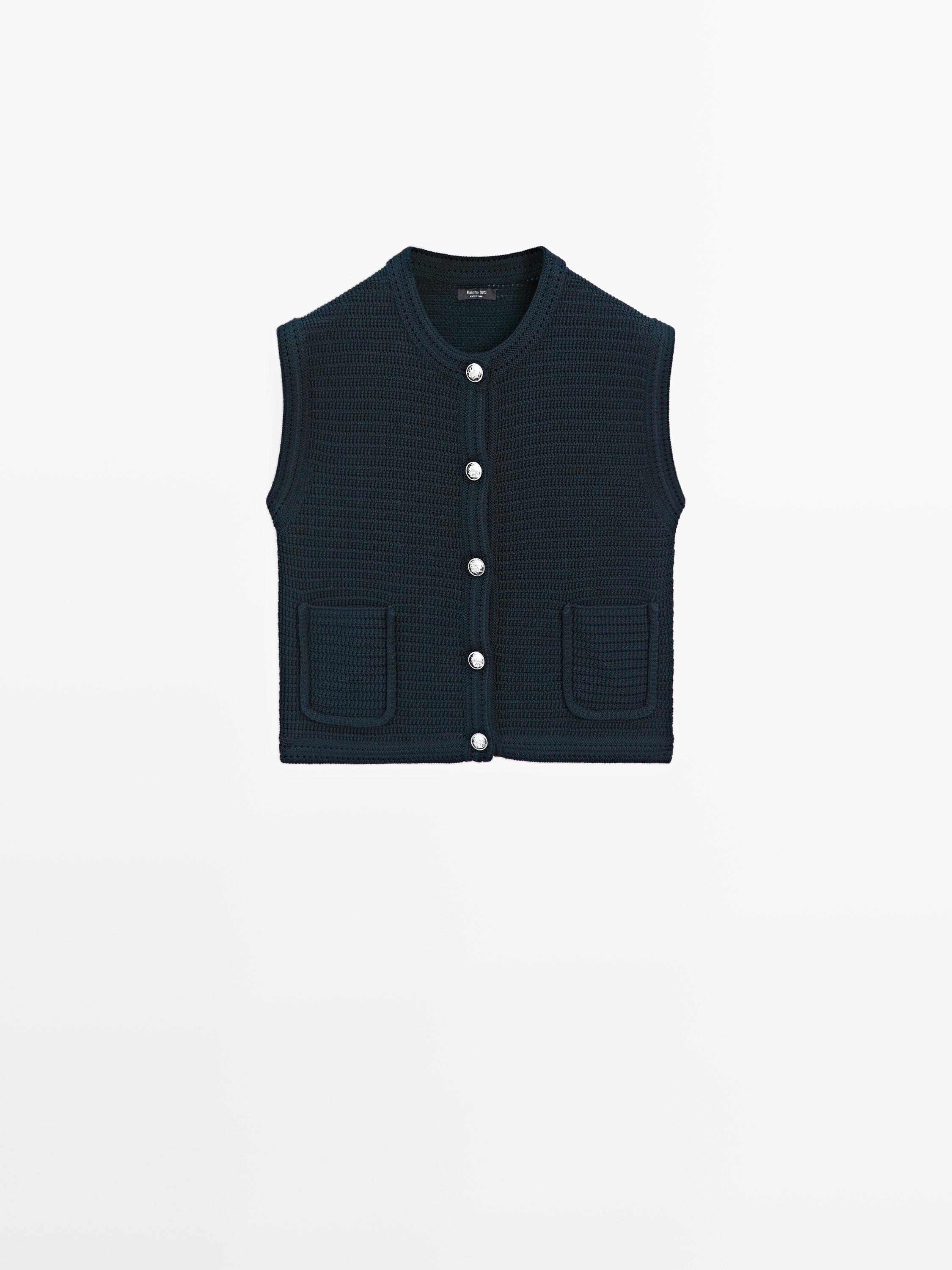 Knit vest with golden buttons