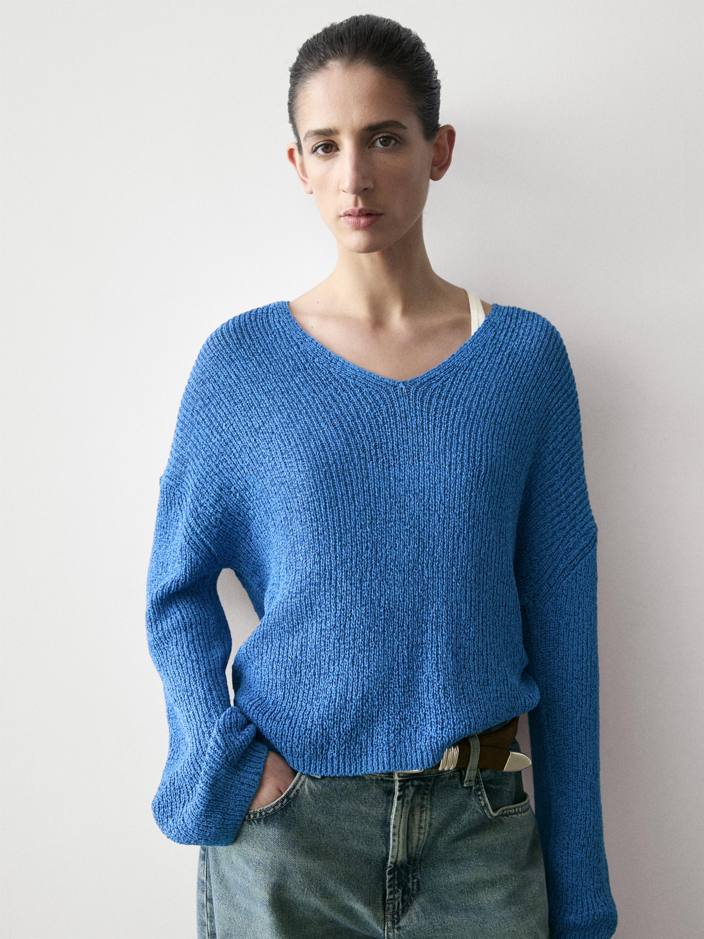 Cotton blend V-neck knit sweater — BLUISH