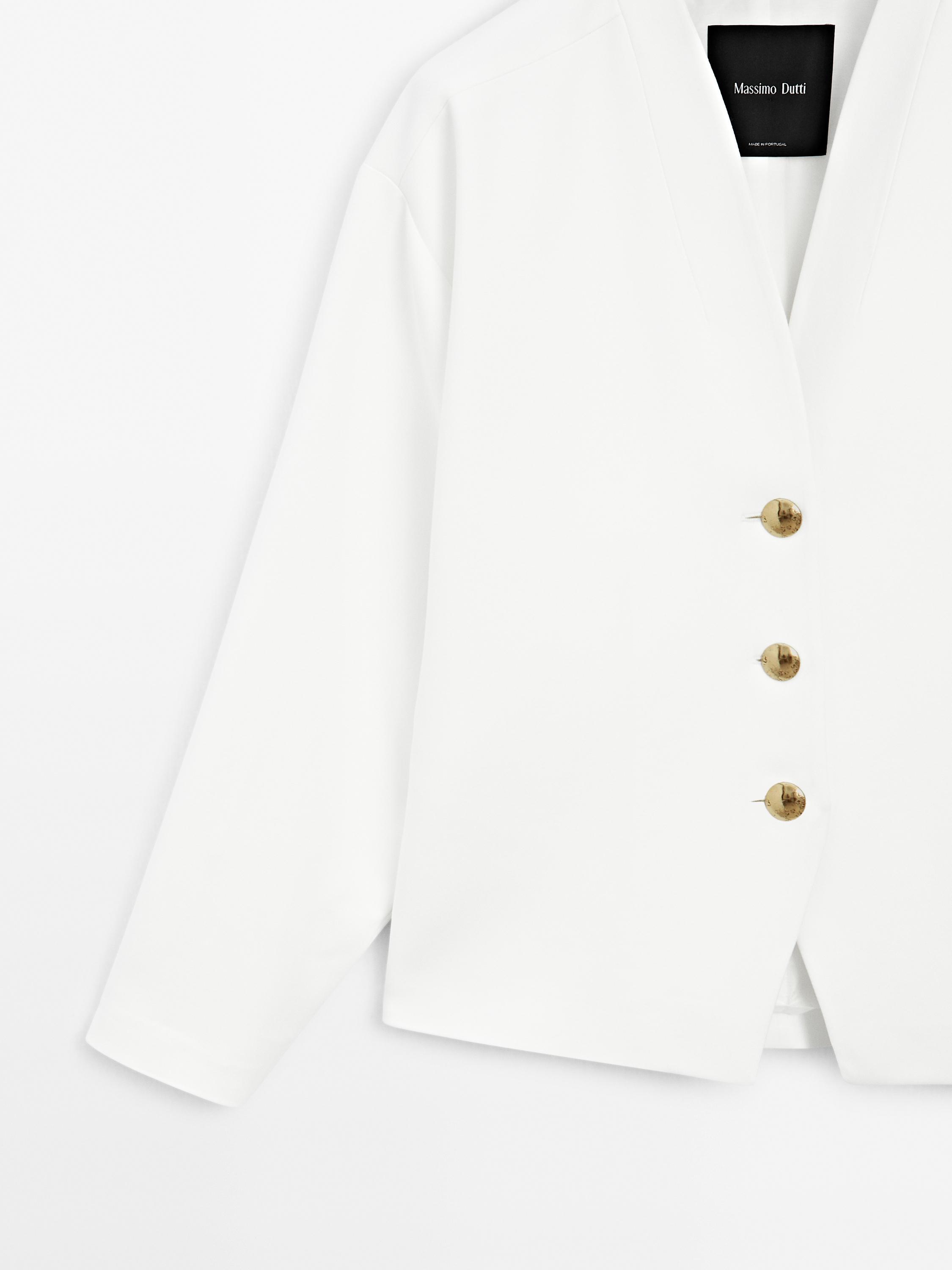 Fließender Blazer mit goldfarbenen Knöpfen - STUDIO