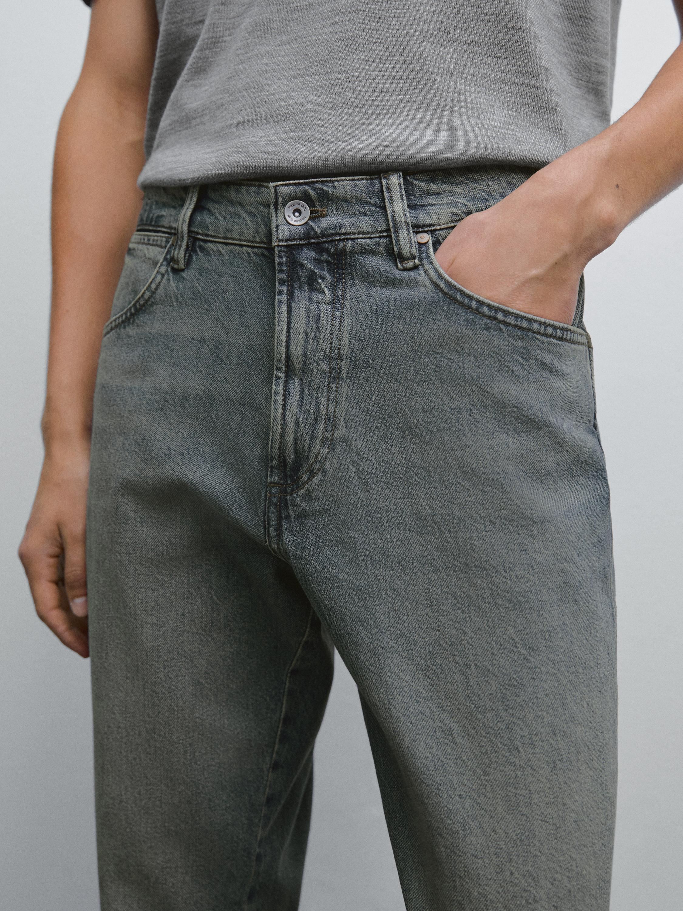 Tapered fit jeans