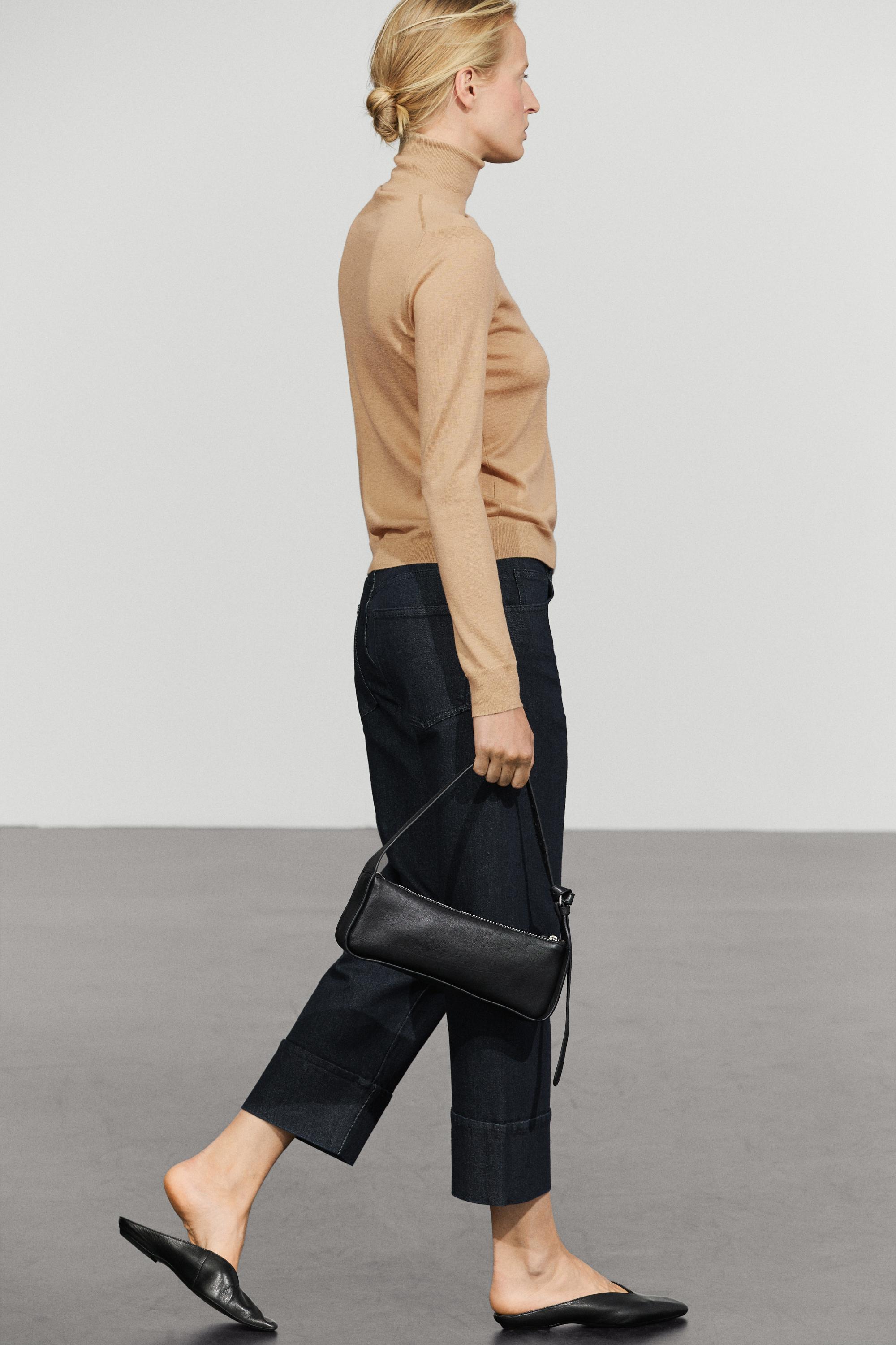 Wool-blend turtleneck knit sweater — CAMEL