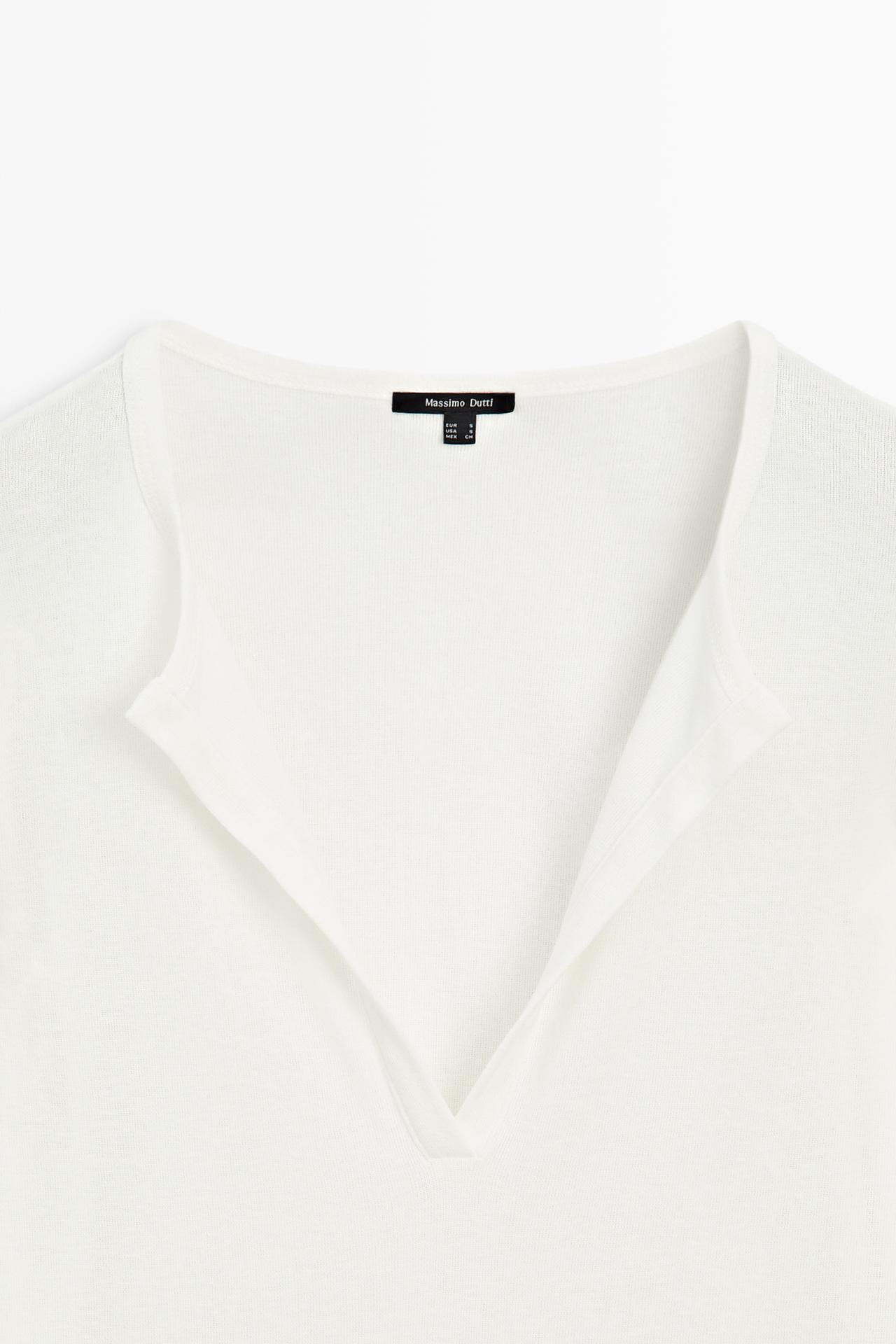 100% cotton V-neck T-shirt — CREAM