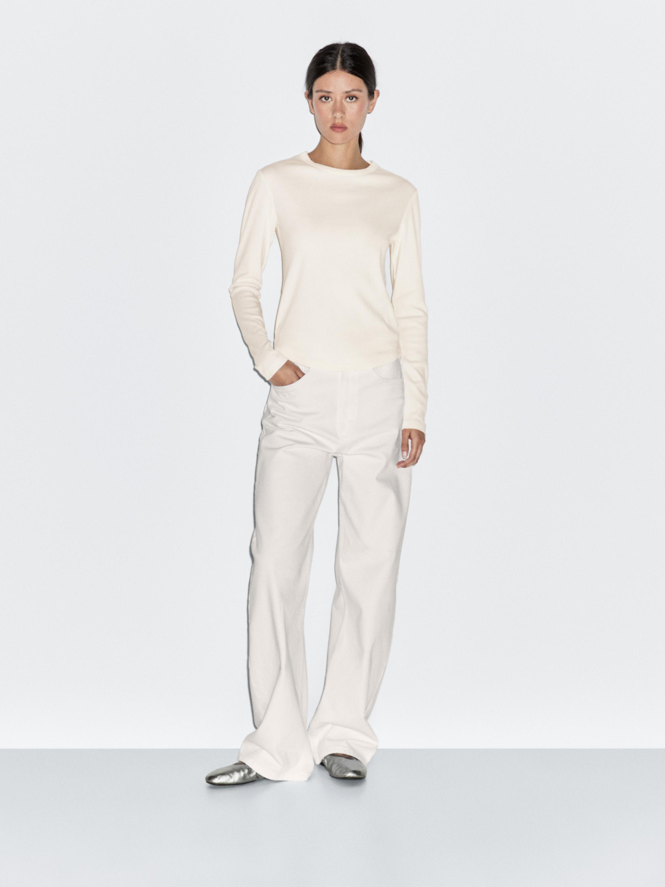 Long sleeve T-shirt with rounded hem