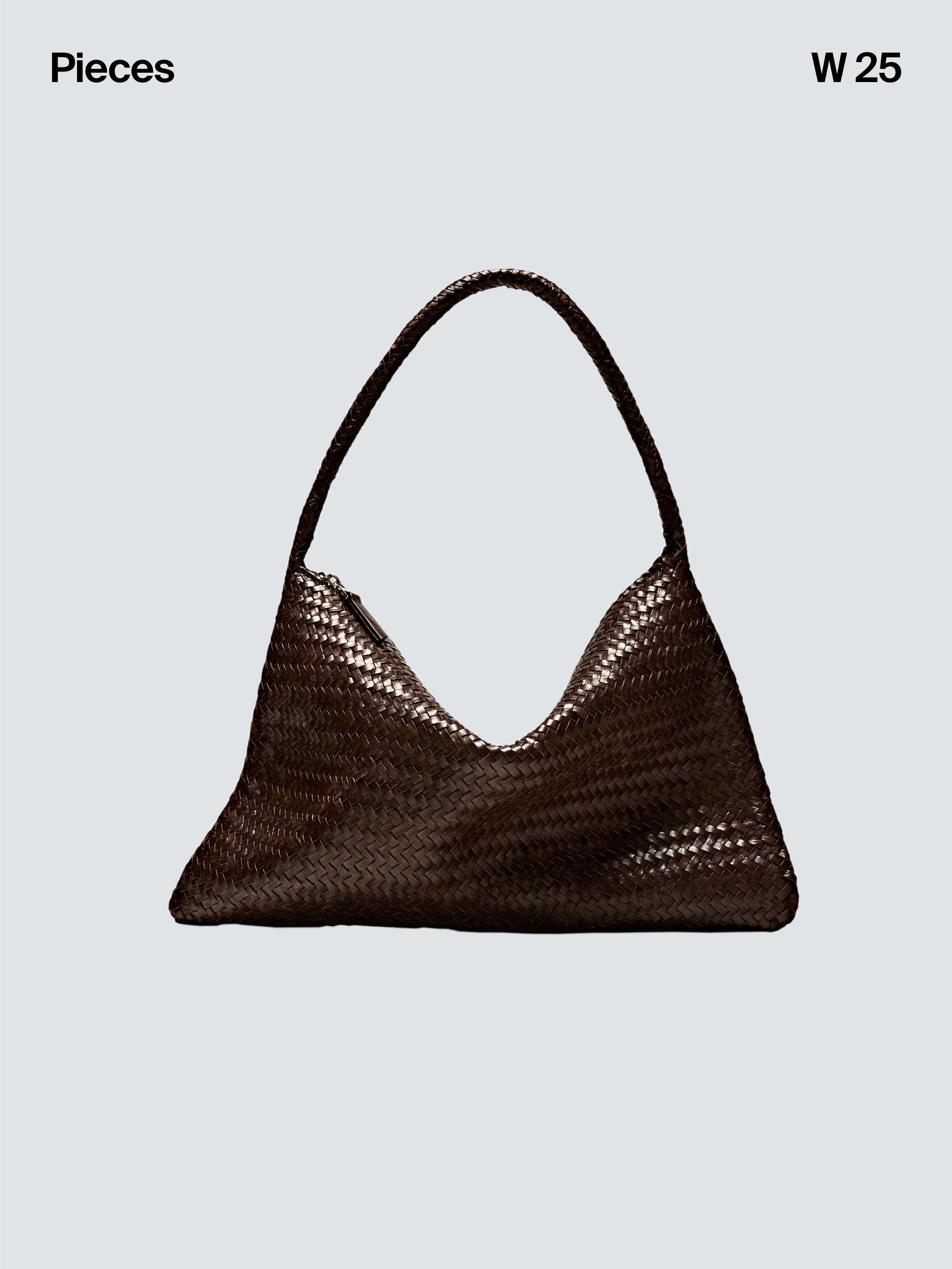 スペイン発♪Massimo Dutti☆ハトメ付きナッパレザーバッグ スペイン発♪Massimo Dutti☆ナッパレザー編みバケットバッグ