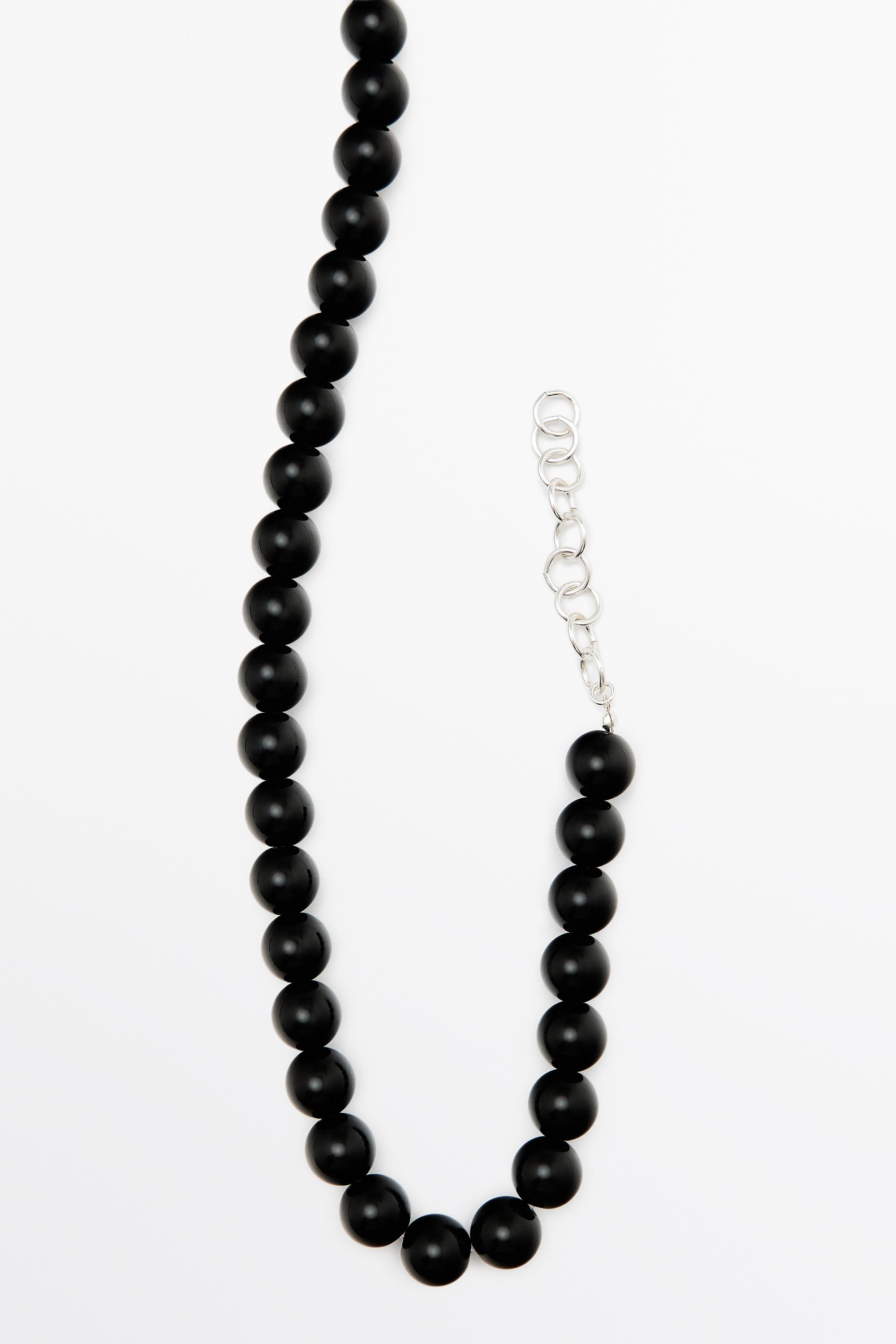 Glass bead necklace — BLACK
