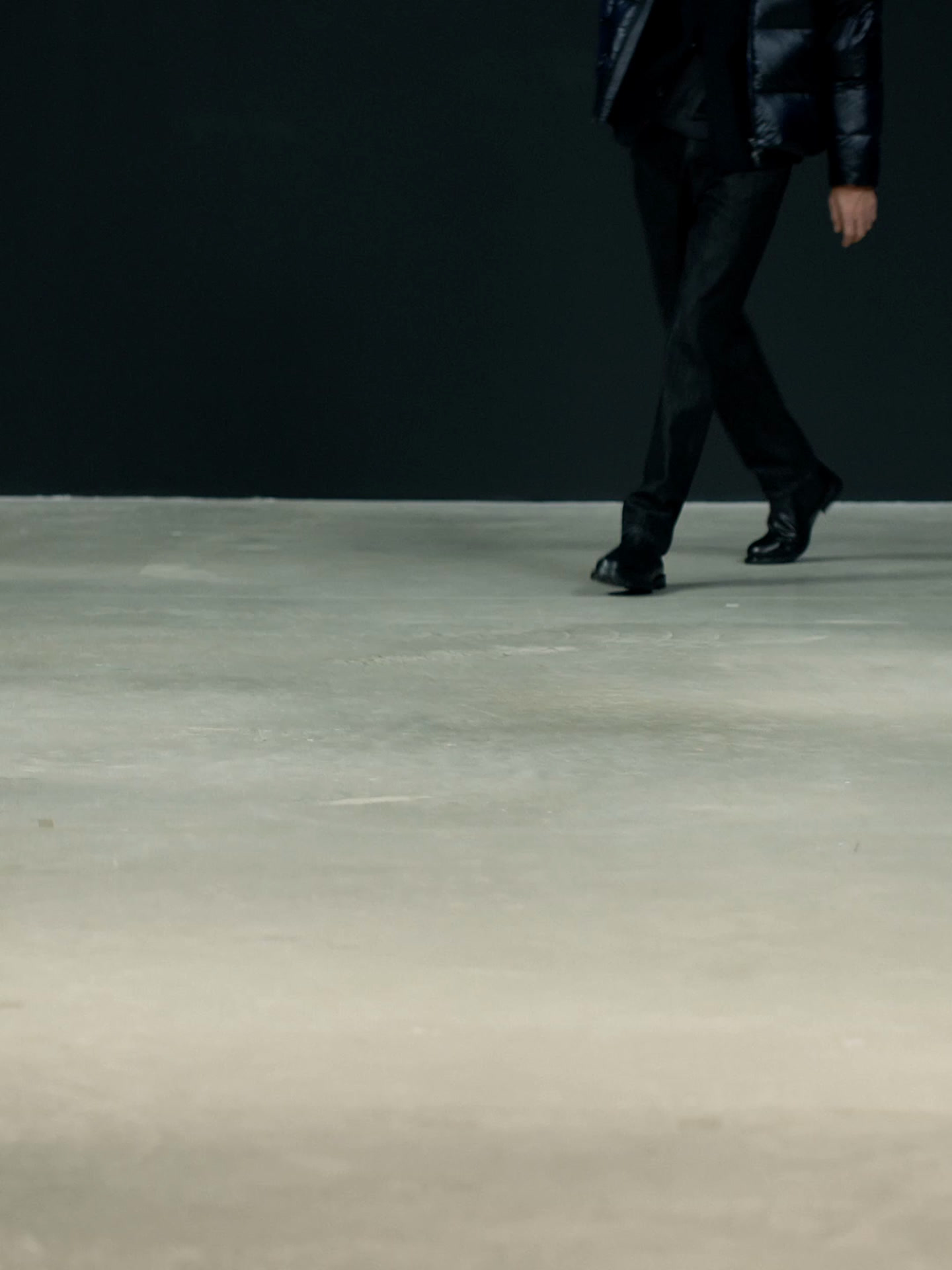 Water-repellent satin puffer jacket