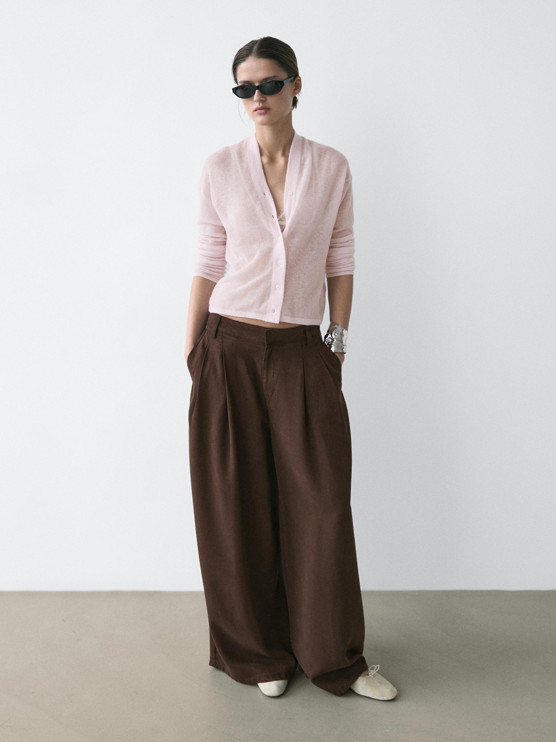 Pleated wide-leg pants