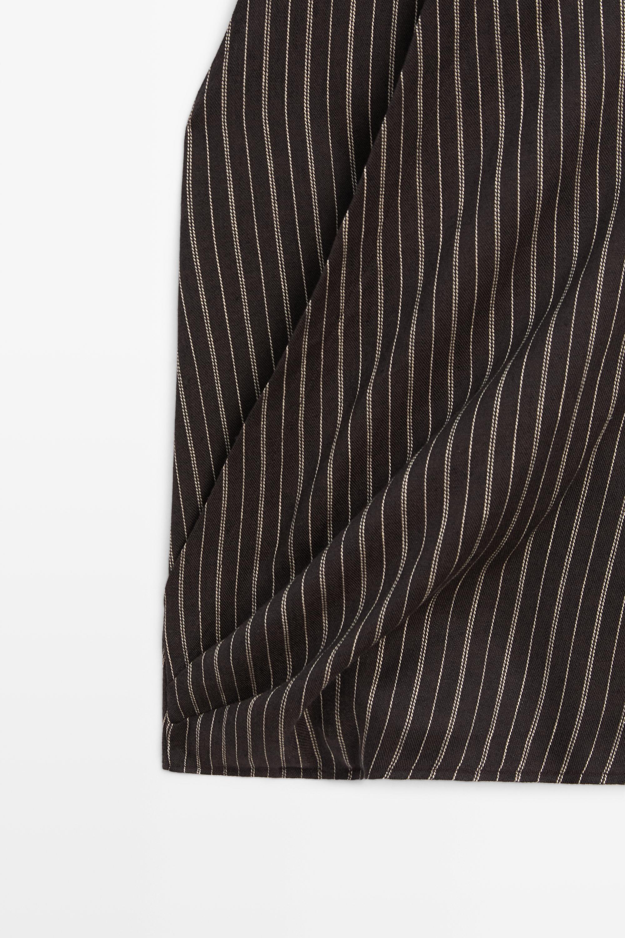 Halter top with stripe detail — BLACK