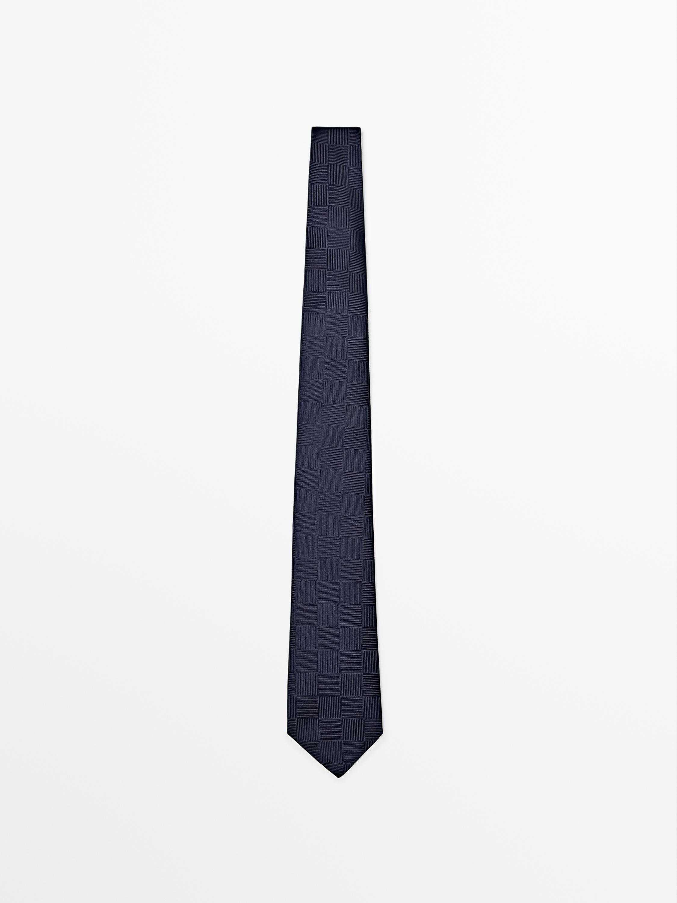 100% silk textured tie