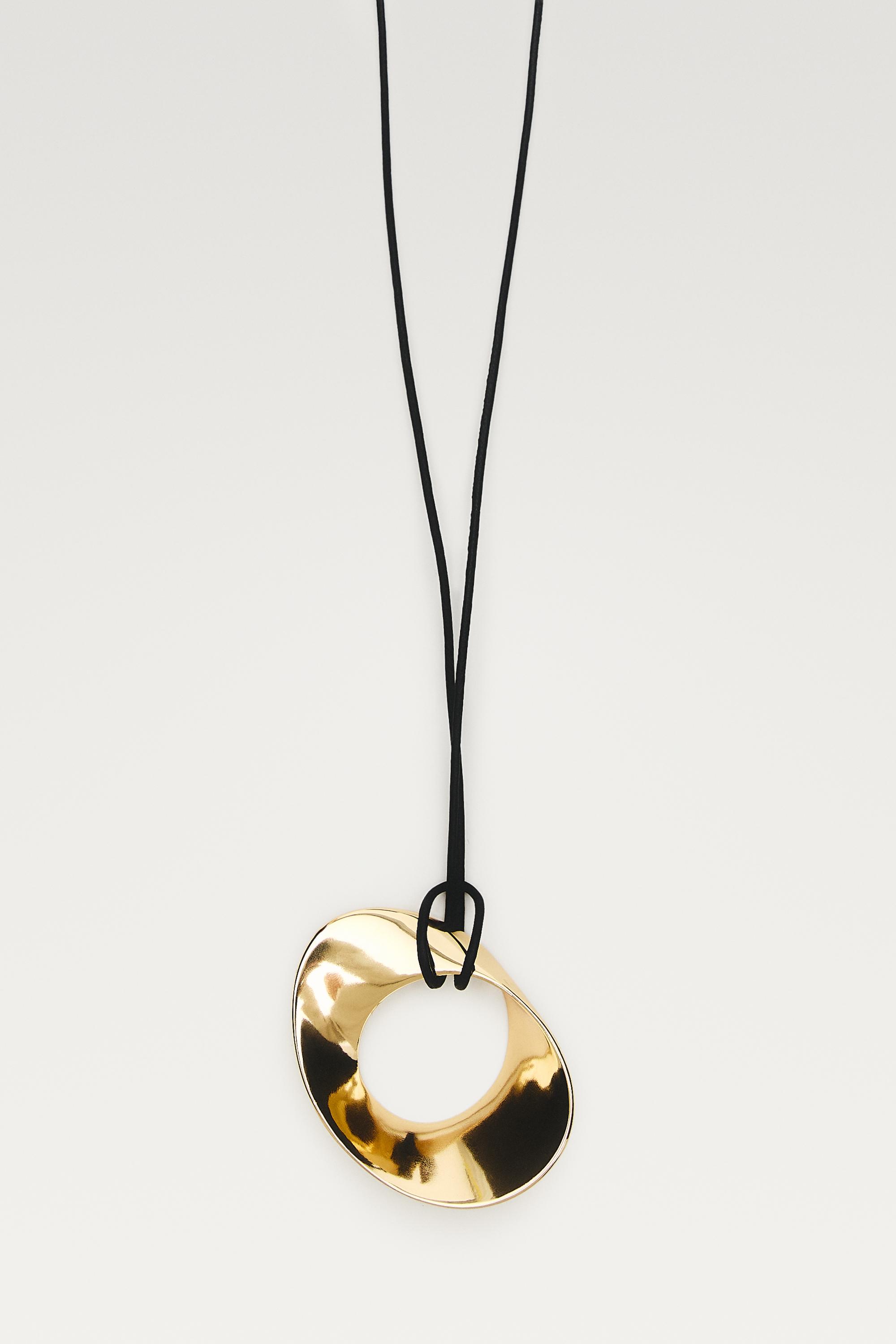 Twist hoop necklace — GOLDEN
