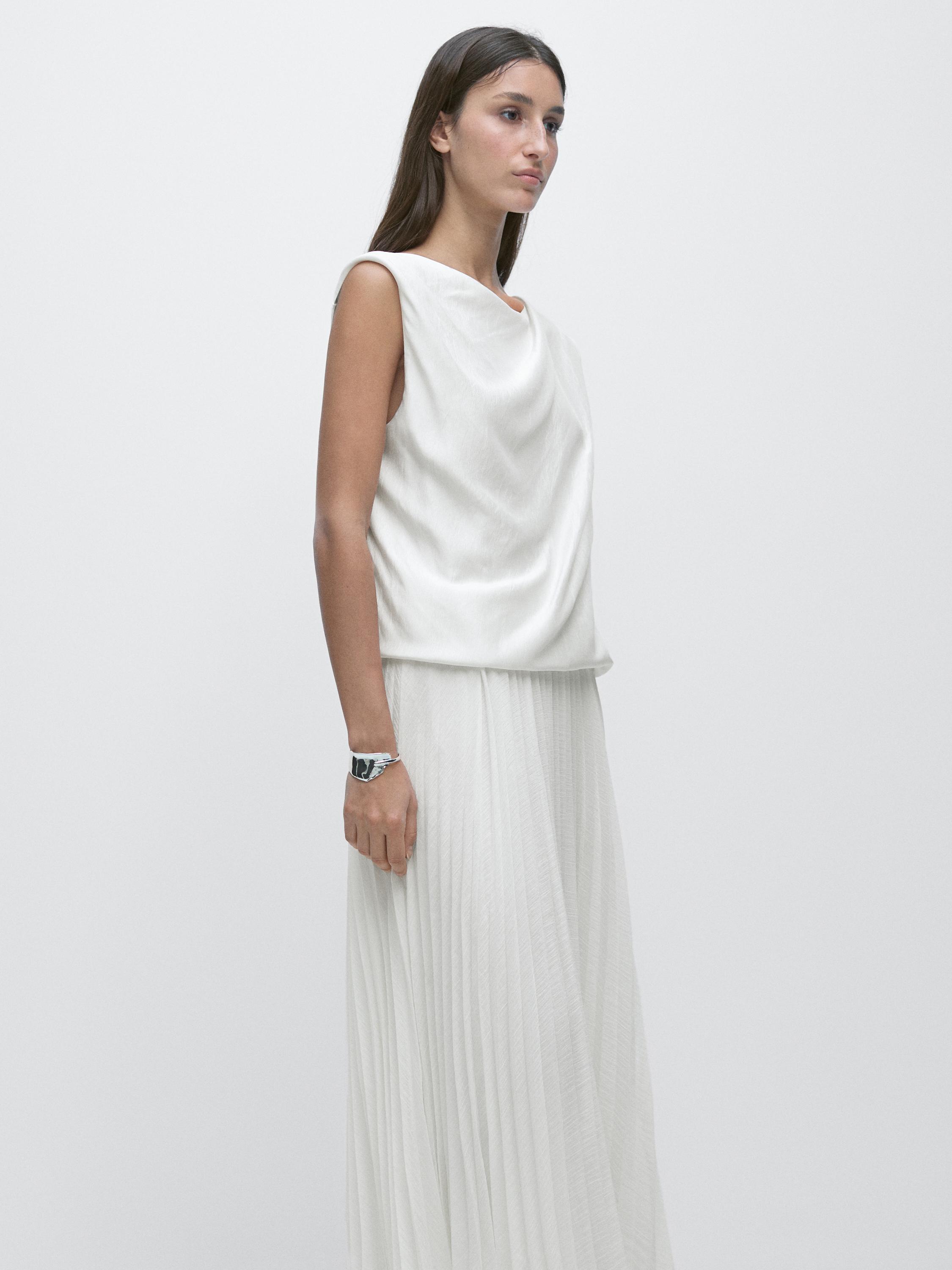 Long matching dress with pleated detail — Off white