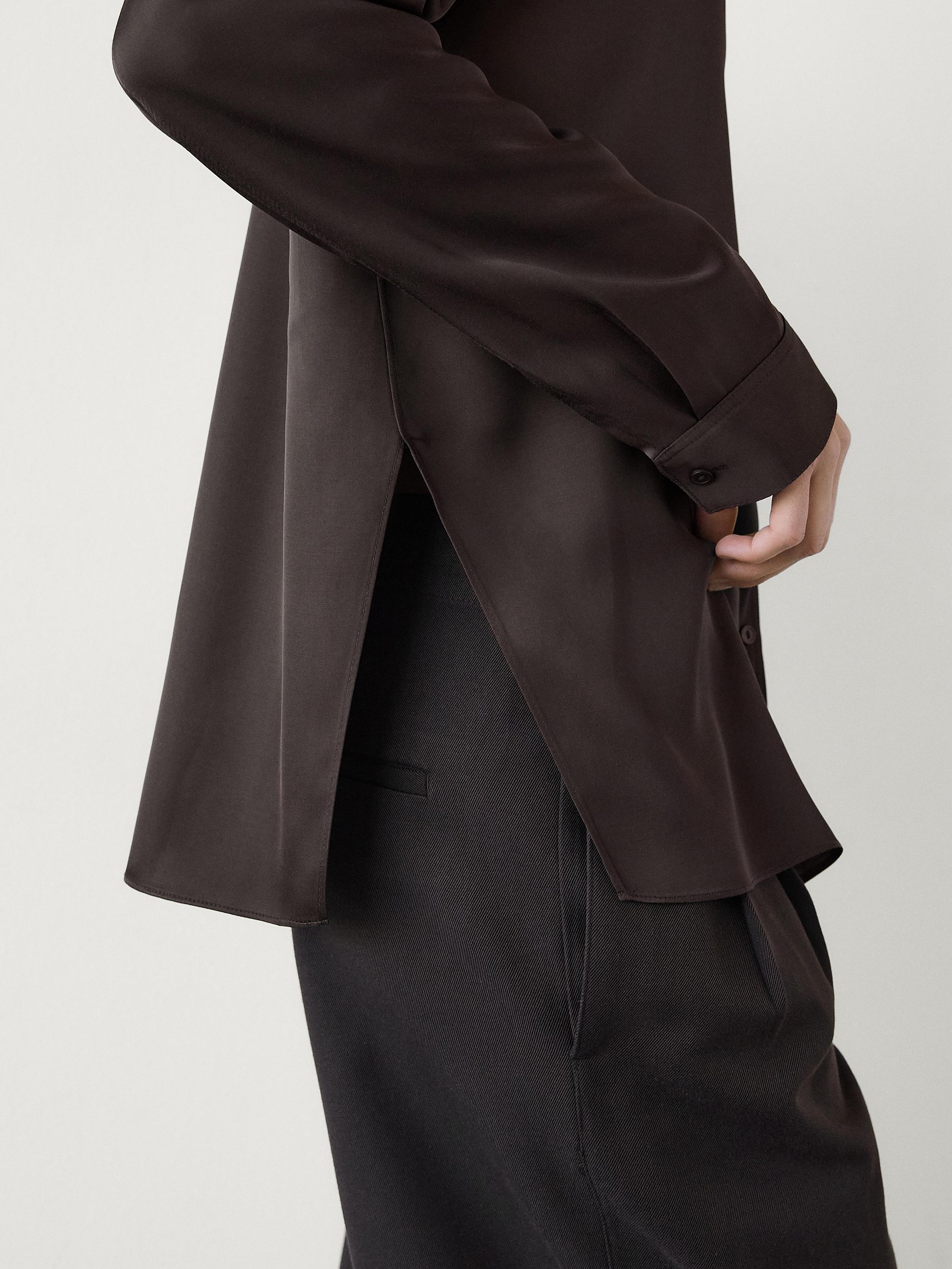 Long sleeve satin shirt with vents