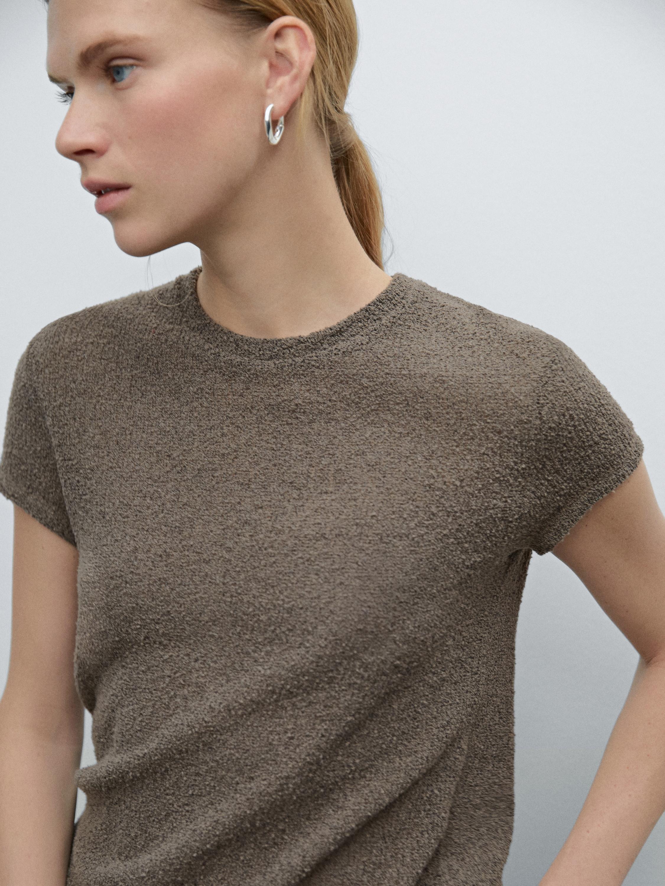 Short sleeve T-shirt with textured detail