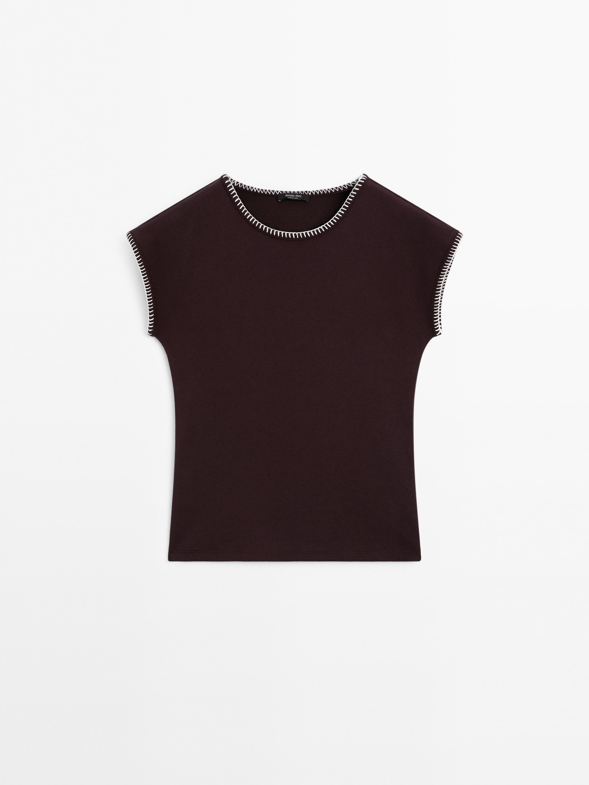T-shirt with contrasting detail